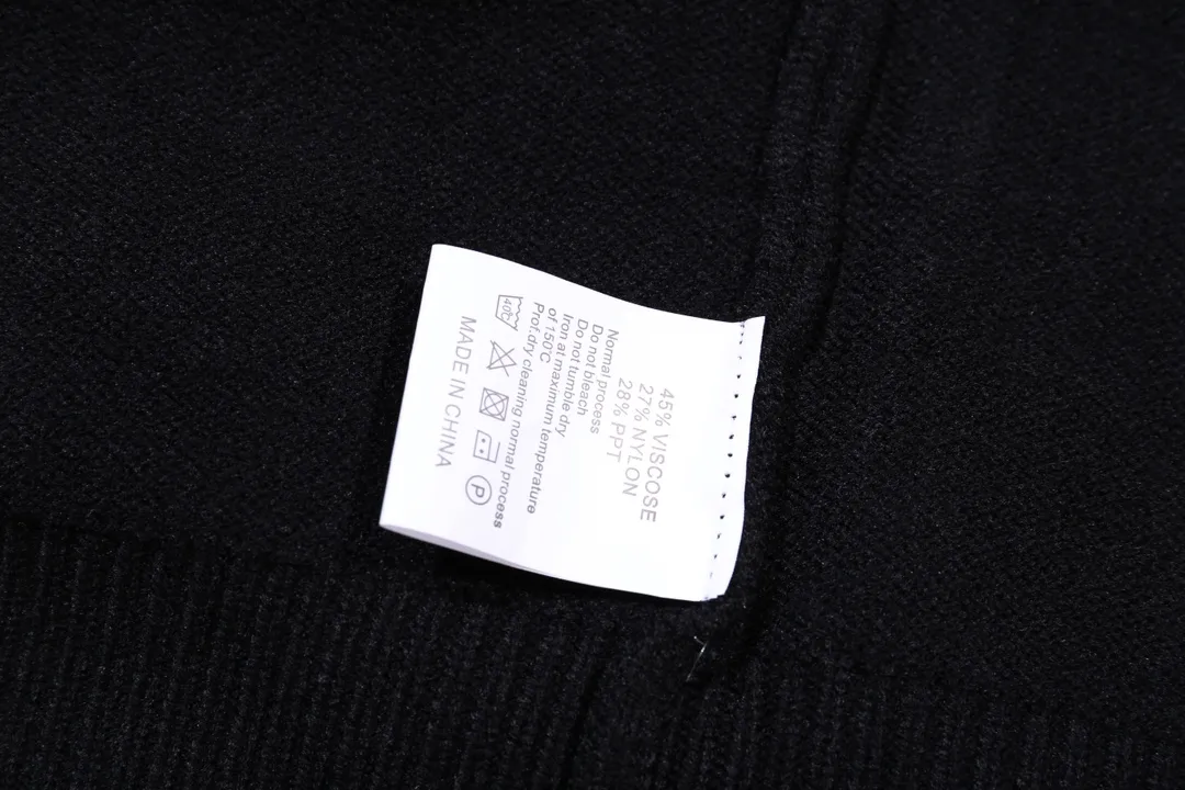 MM6 Maison Margiela Logo Jacquard Crew-Neck Sweater D20023363 — view 6