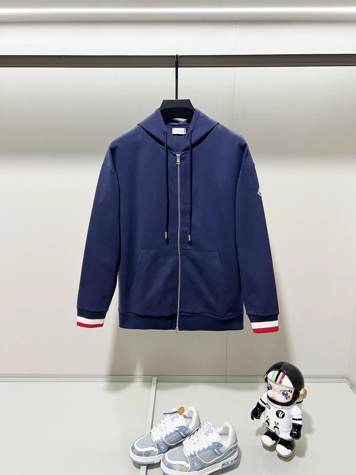 Logo-Patch Zip-Up Hooded Sweatshirt D20021368