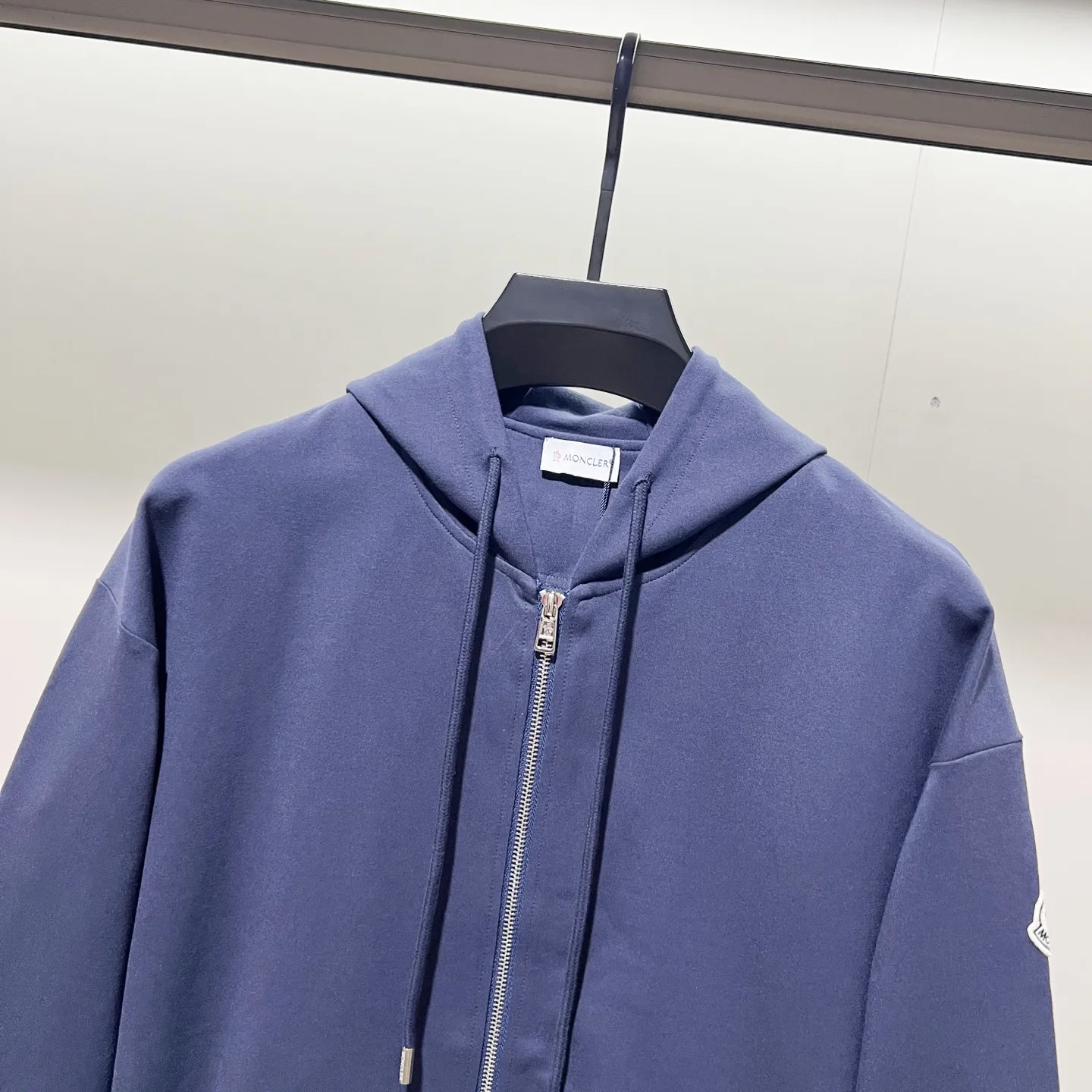 Logo-Patch Zip-Up Hooded Sweatshirt D20021368 — view 4