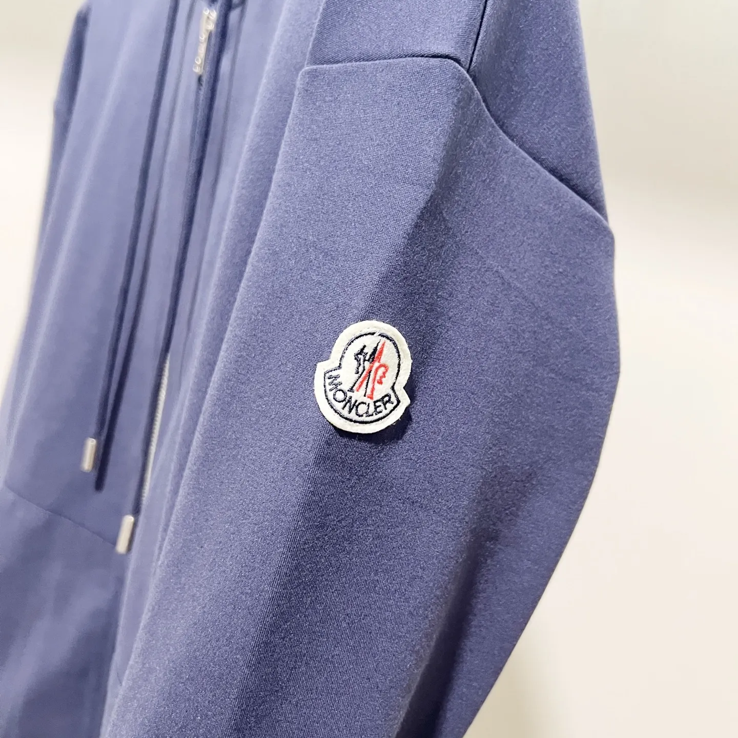 Logo-Patch Zip-Up Hooded Sweatshirt D20021368 — view 6
