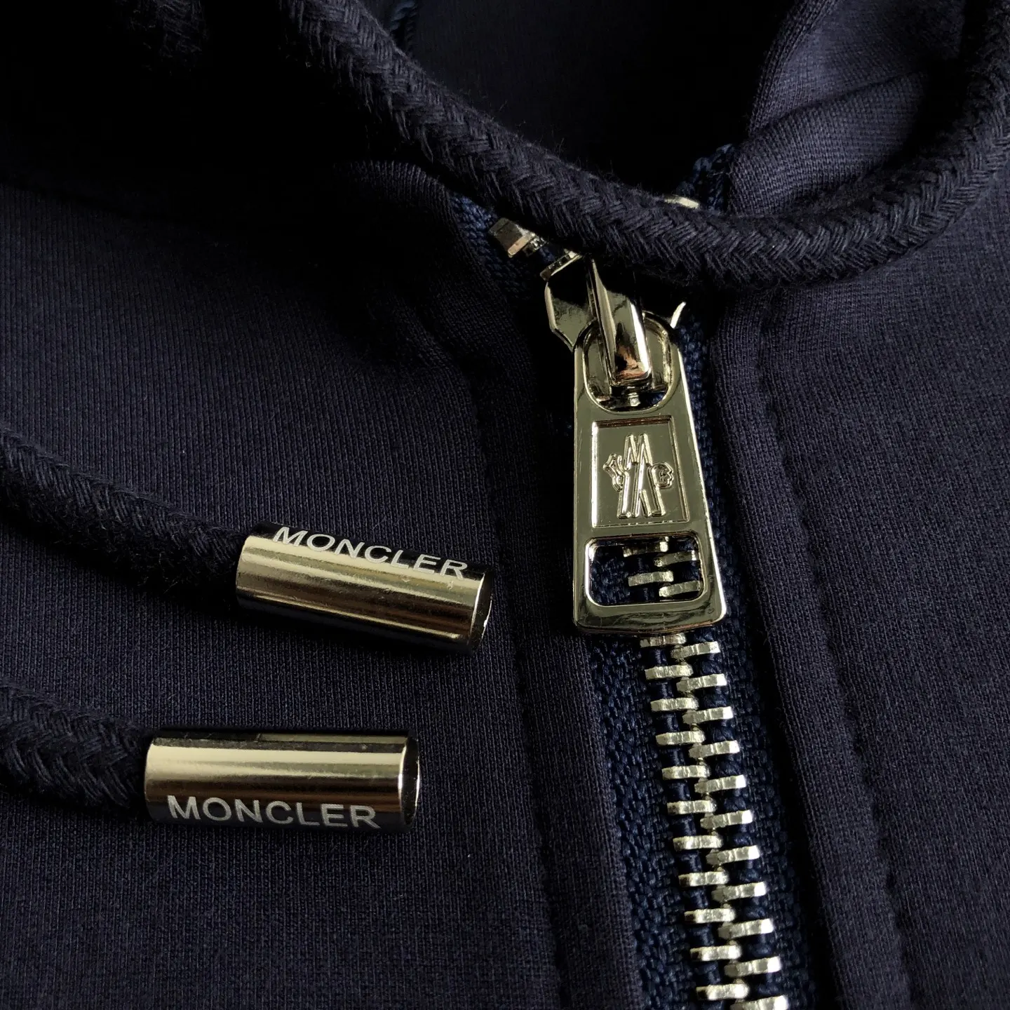 Logo-Embroidered Zip-Up Hoodie D20021380 — view 5