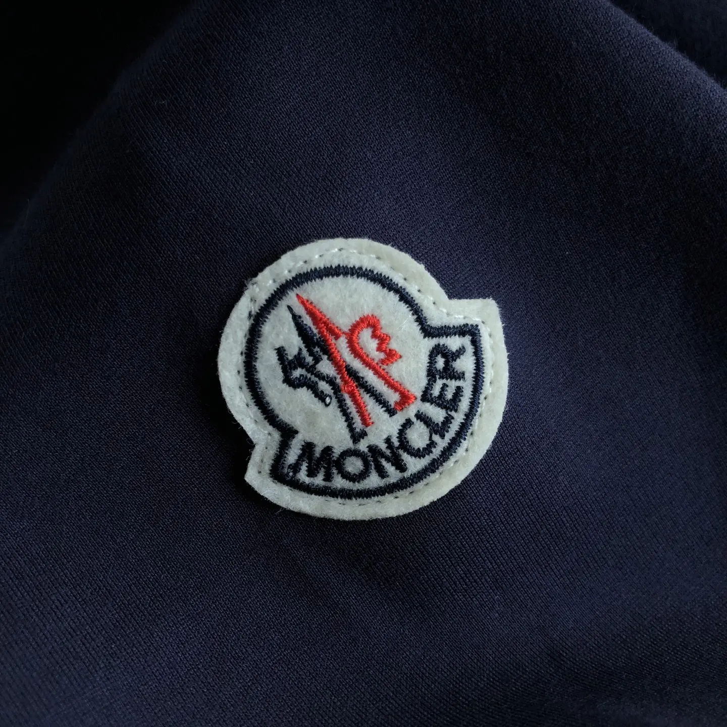 Logo-Embroidered Zip-Up Hoodie D20021380 — view 8
