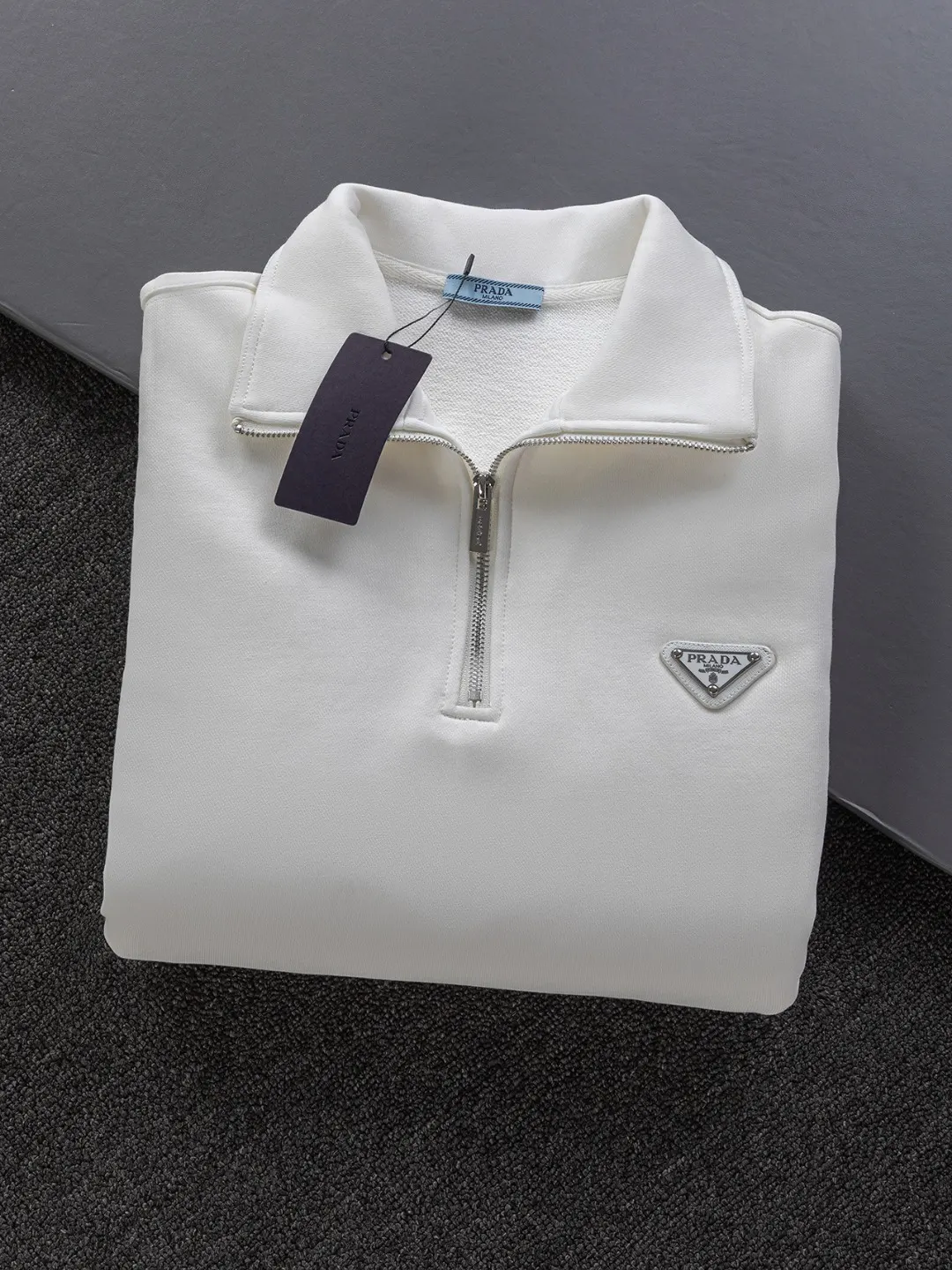 Logo-Badge Quarter-Zip Sweatshirt D20024126 — view 2