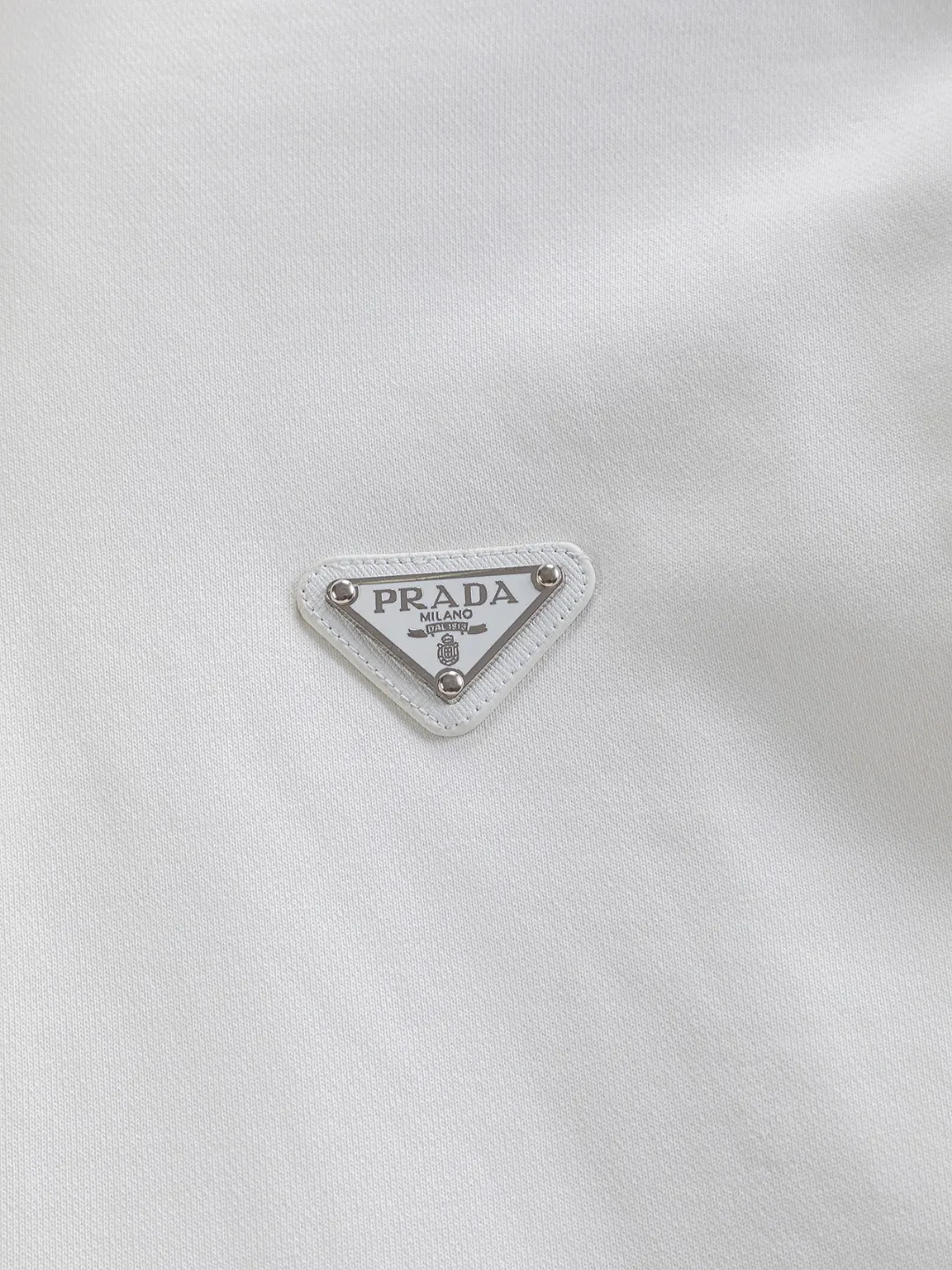 Logo-Badge Quarter-Zip Sweatshirt D20024126 — view 9