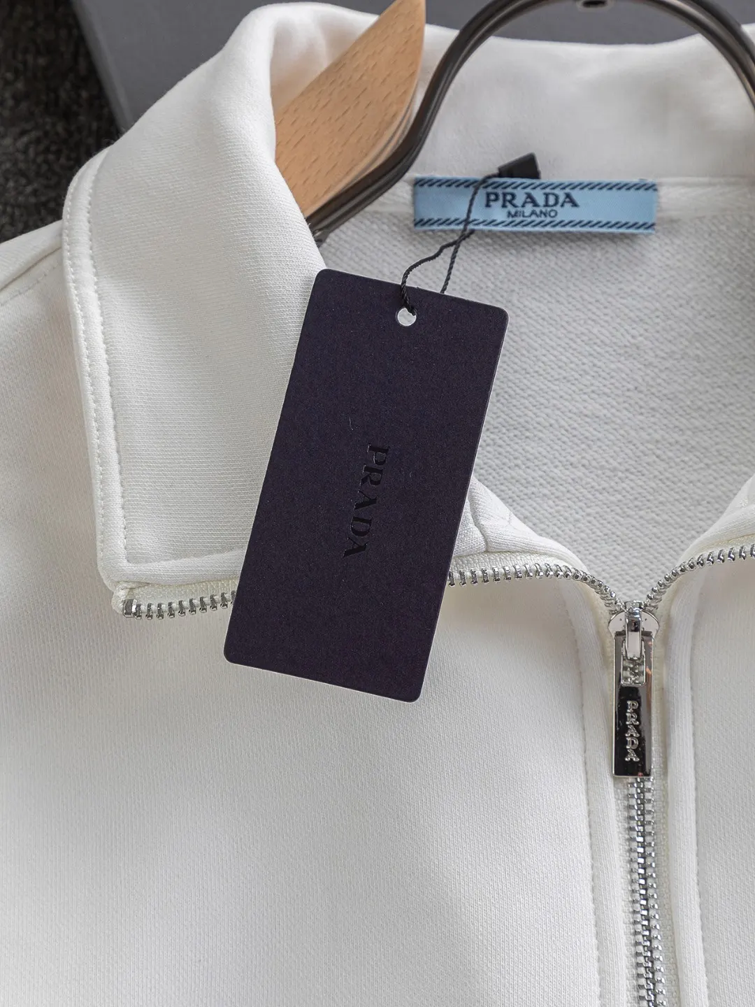 Logo-Badge Quarter-Zip Sweatshirt D20024126 — view 11