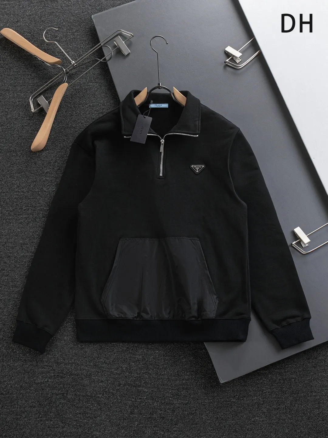 Triangle Logo Half-Zip Sweatshirt D20024125