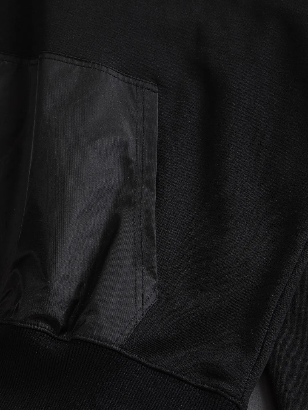 Triangle Logo Half-Zip Sweatshirt D20024125 — view 9