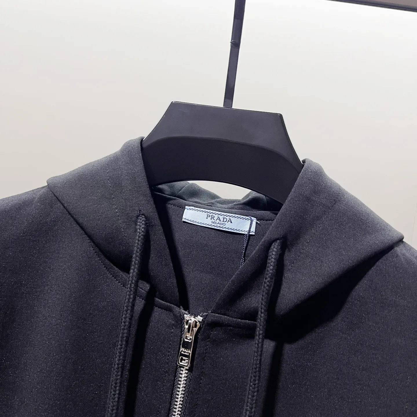Logo-Embroidered Zip-Up Hooded Sweatshirt D20021362 — view 3