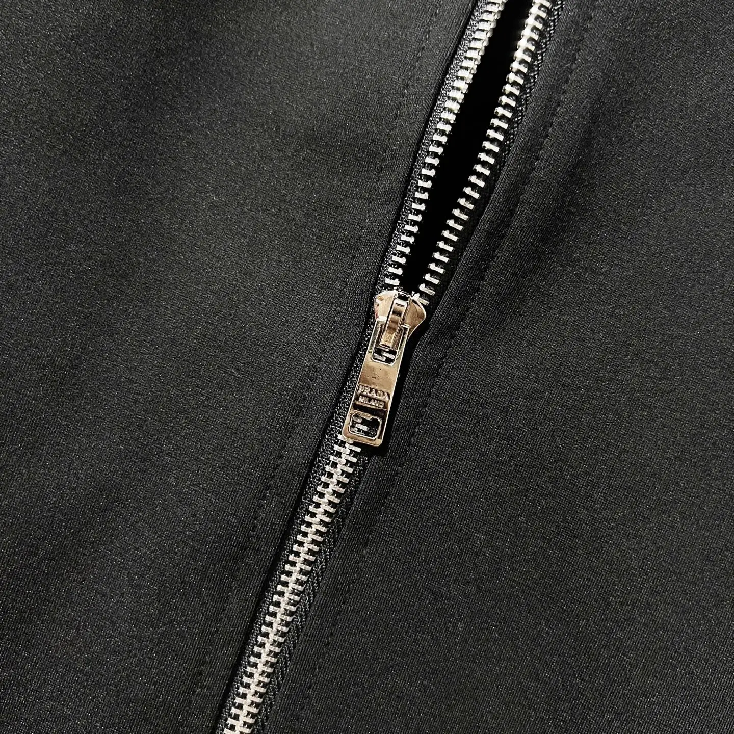 Logo-Embroidered Zip-Up Hooded Sweatshirt D20021362 — view 7