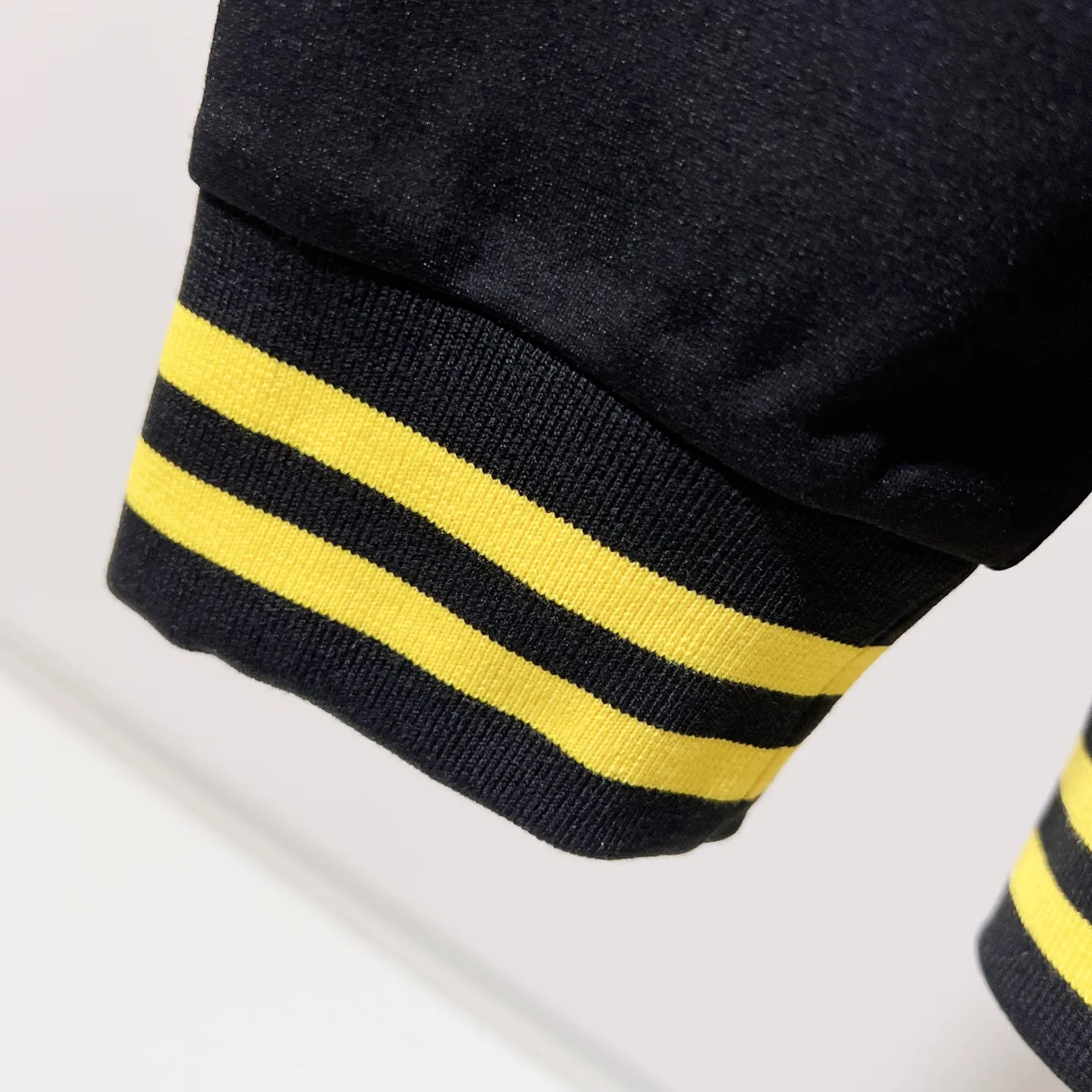 Logo-Embroidered Zip-Up Hooded Sweatshirt D20021362 — view 8