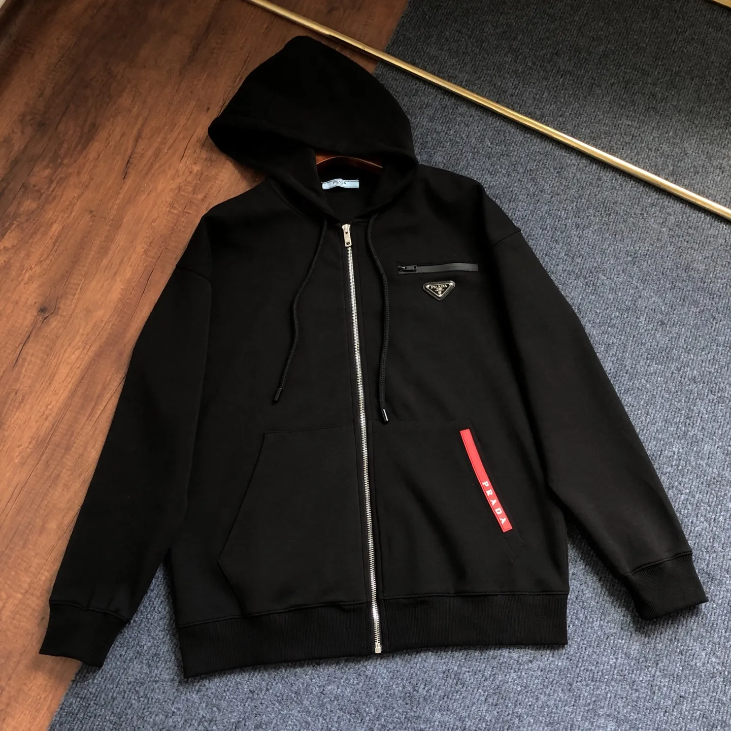 Logo-Badge Zip-Up Hooded Sweatshirt D20021387