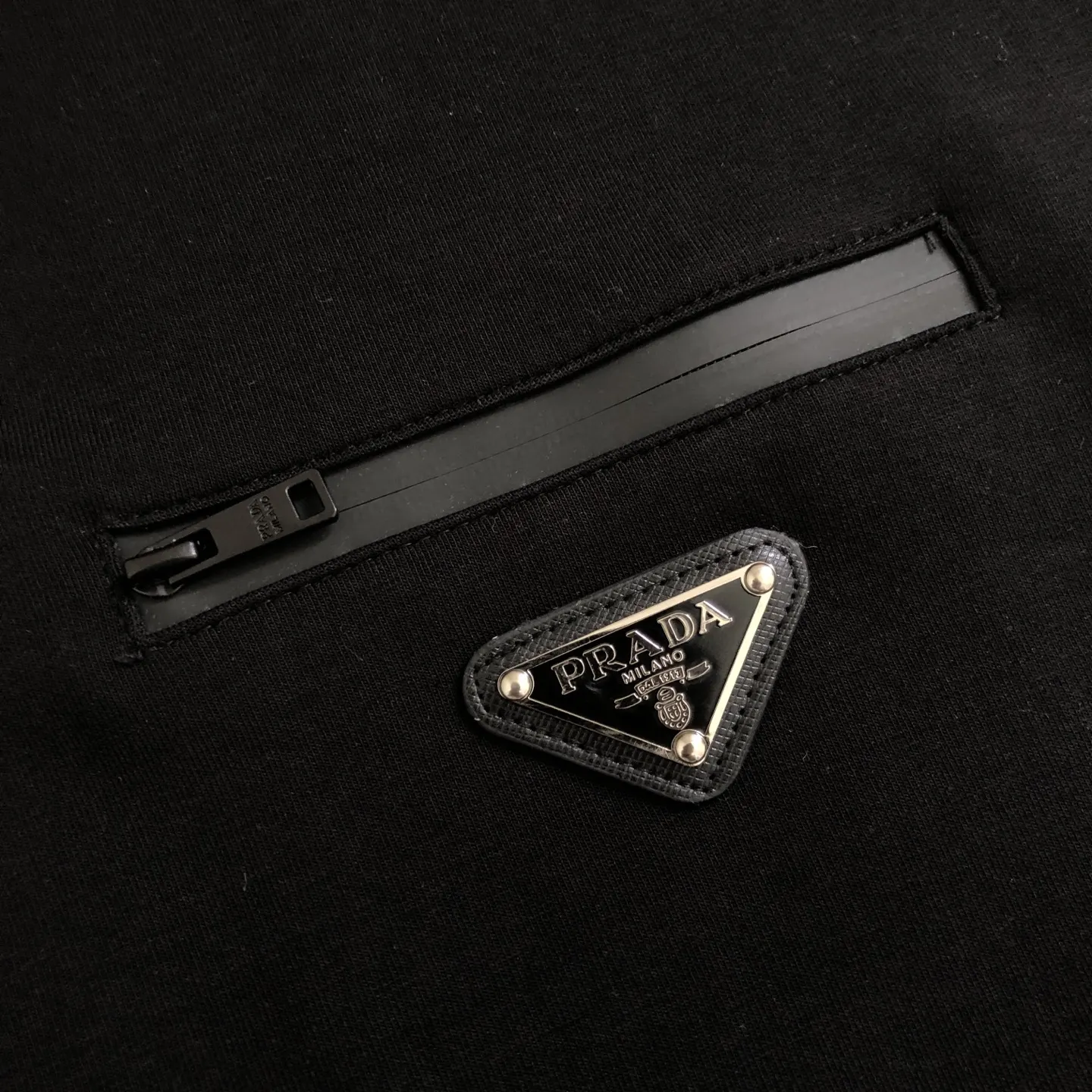 Logo-Badge Zip-Up Hooded Sweatshirt D20021387 — view 4
