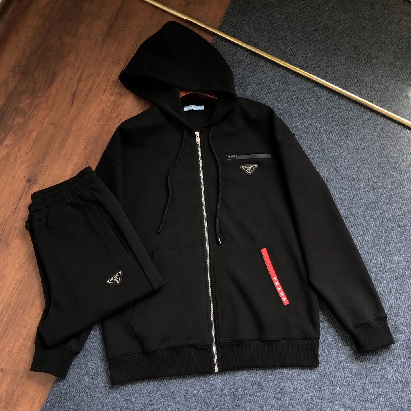 Logo-Badge Zip-Up Hooded Sweatshirt D20021387 — view 9