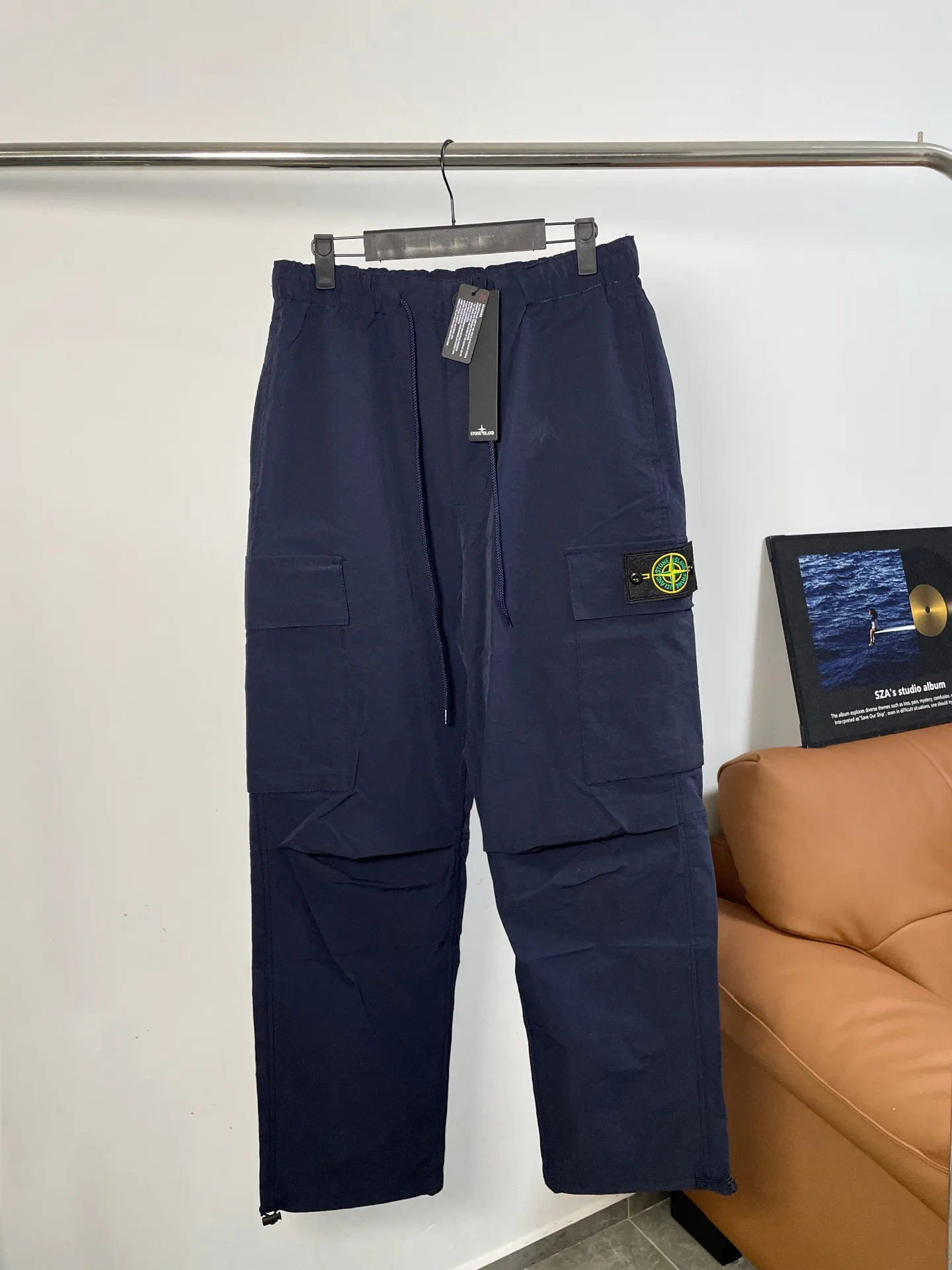 Stone Island Garment-Dyed Cargo Trousers D20021525 — view 3