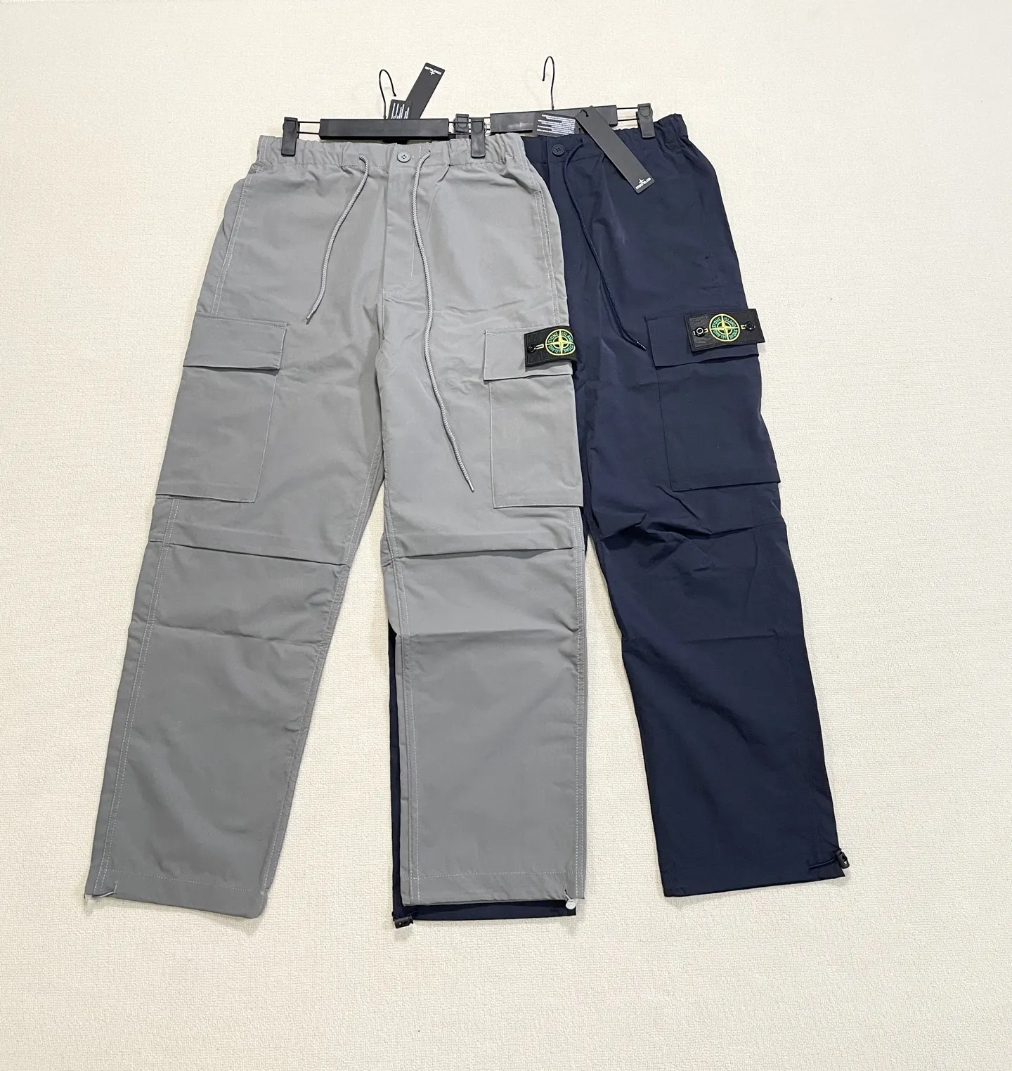 Stone Island Garment-Dyed Cargo Trousers D20021525 — view 7