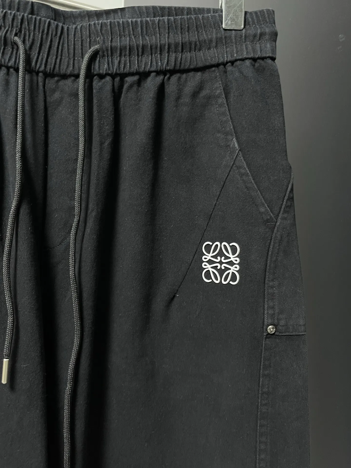 Logo-Print Straight-Leg Canvas Trousers D20023926 — view 3