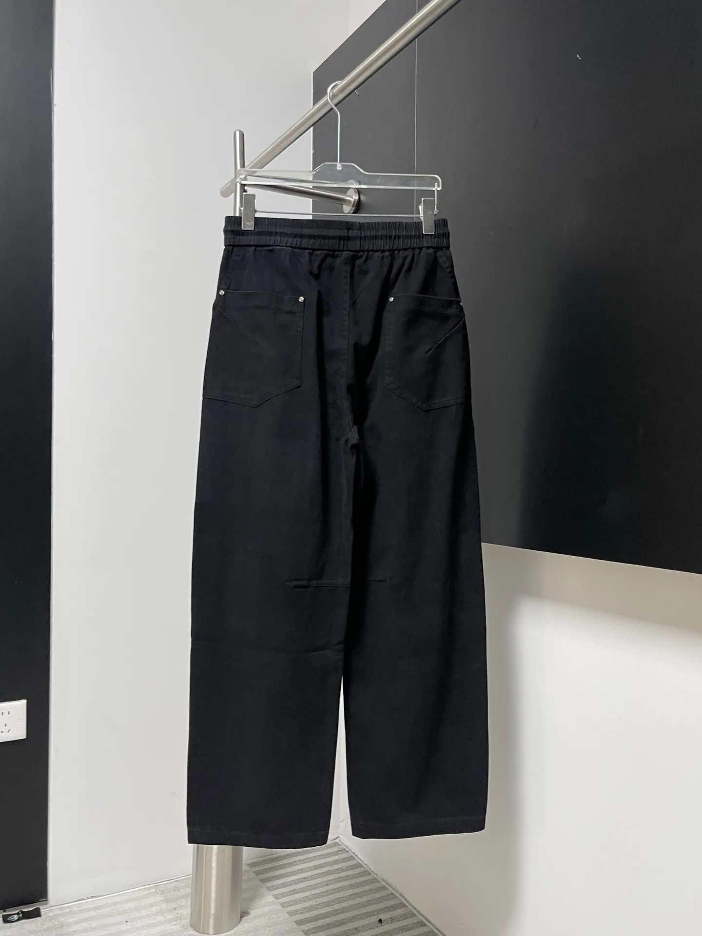Logo-Print Straight-Leg Canvas Trousers D20023926 — view 7