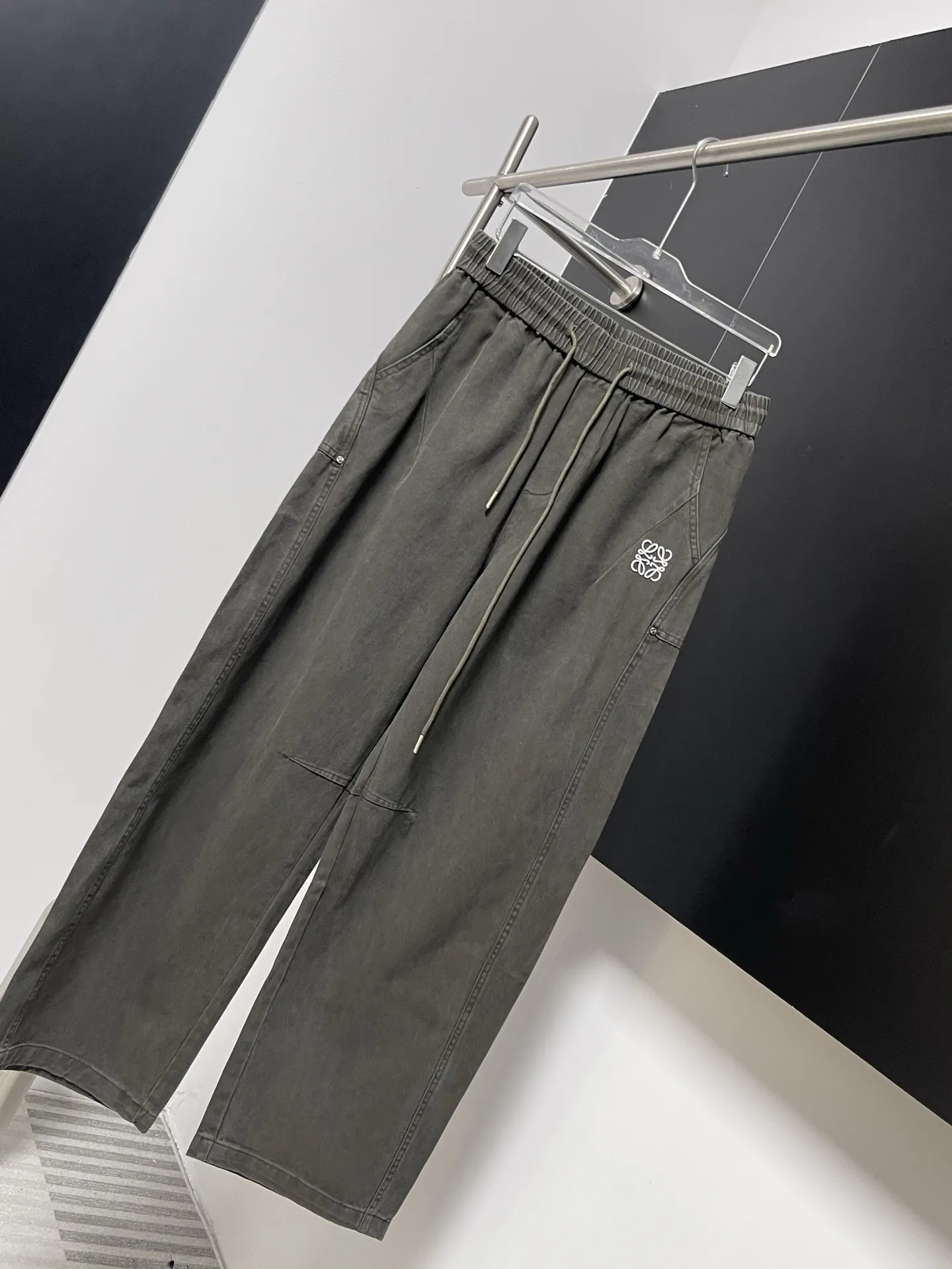 Logo Print Straight-Leg Canvas Trousers D20023925 — view 2
