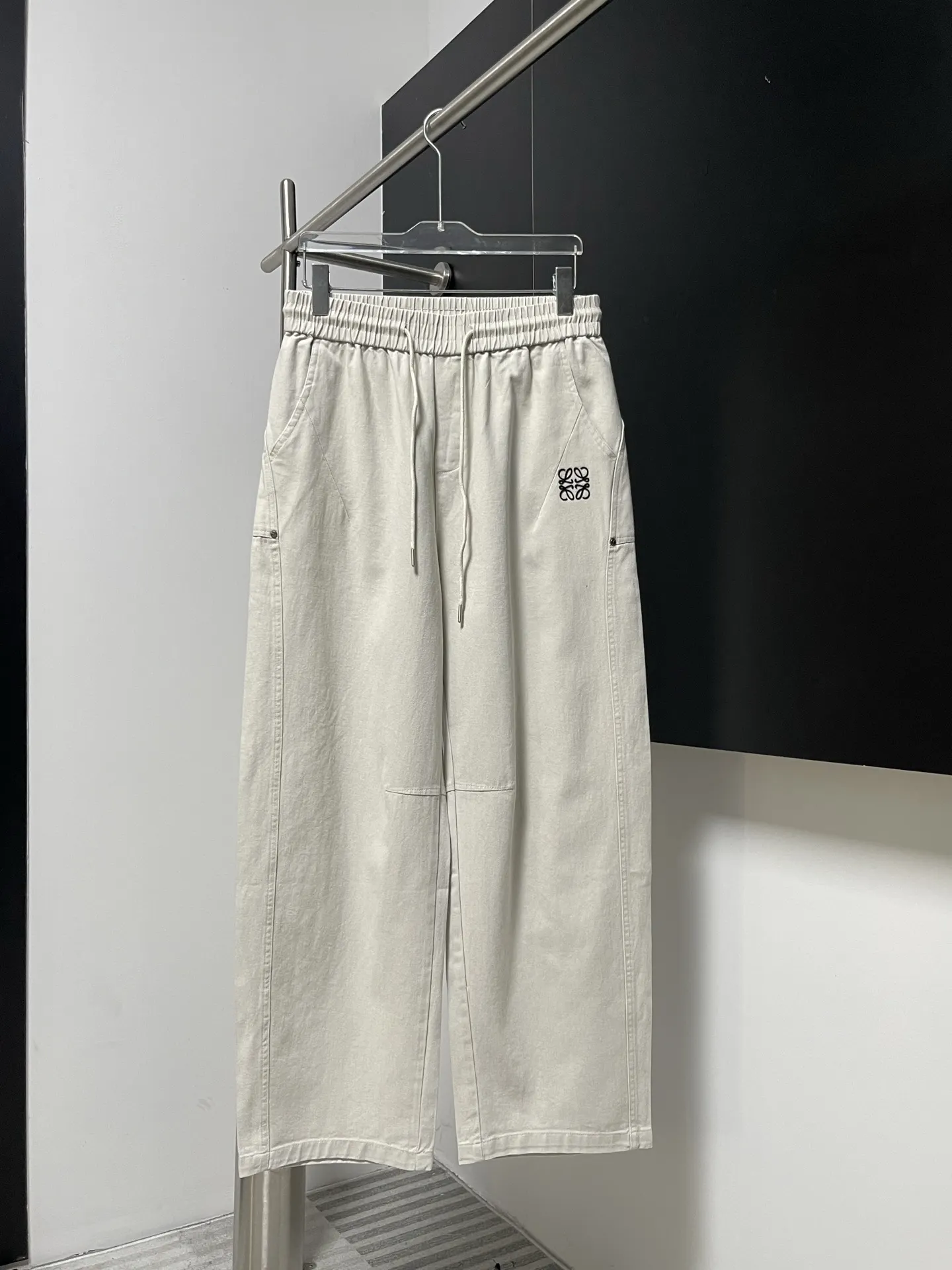 Logo-Print Straight-Leg Canvas Trousers D20023924