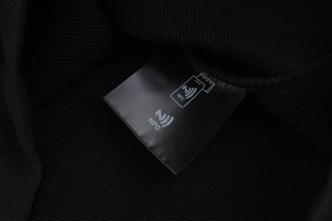 Triangle Jacquard Crew-Neck Sweatshirt D20021195 — view 10