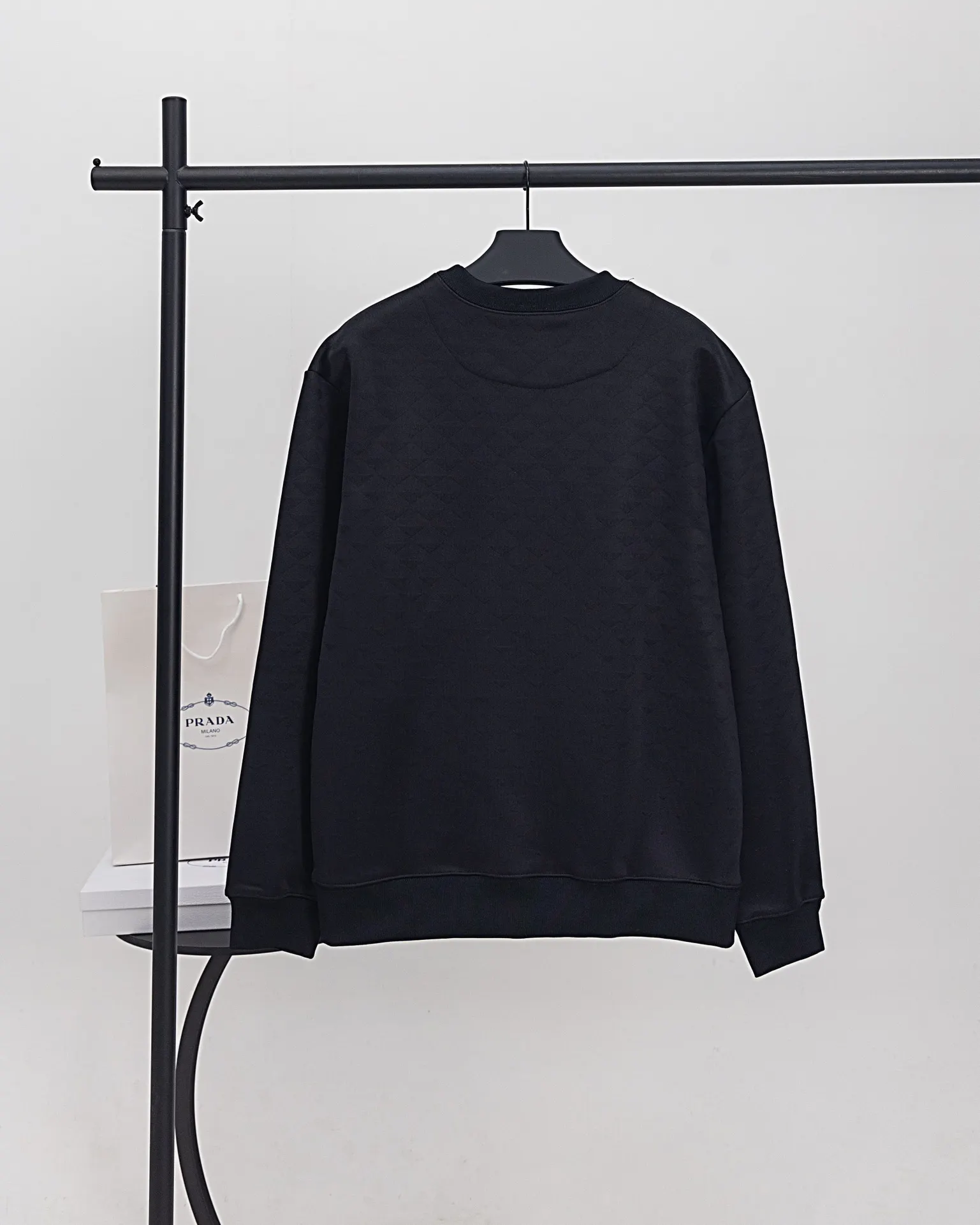 Triangle Jacquard Crew-Neck Sweatshirt D20021194 — view 2
