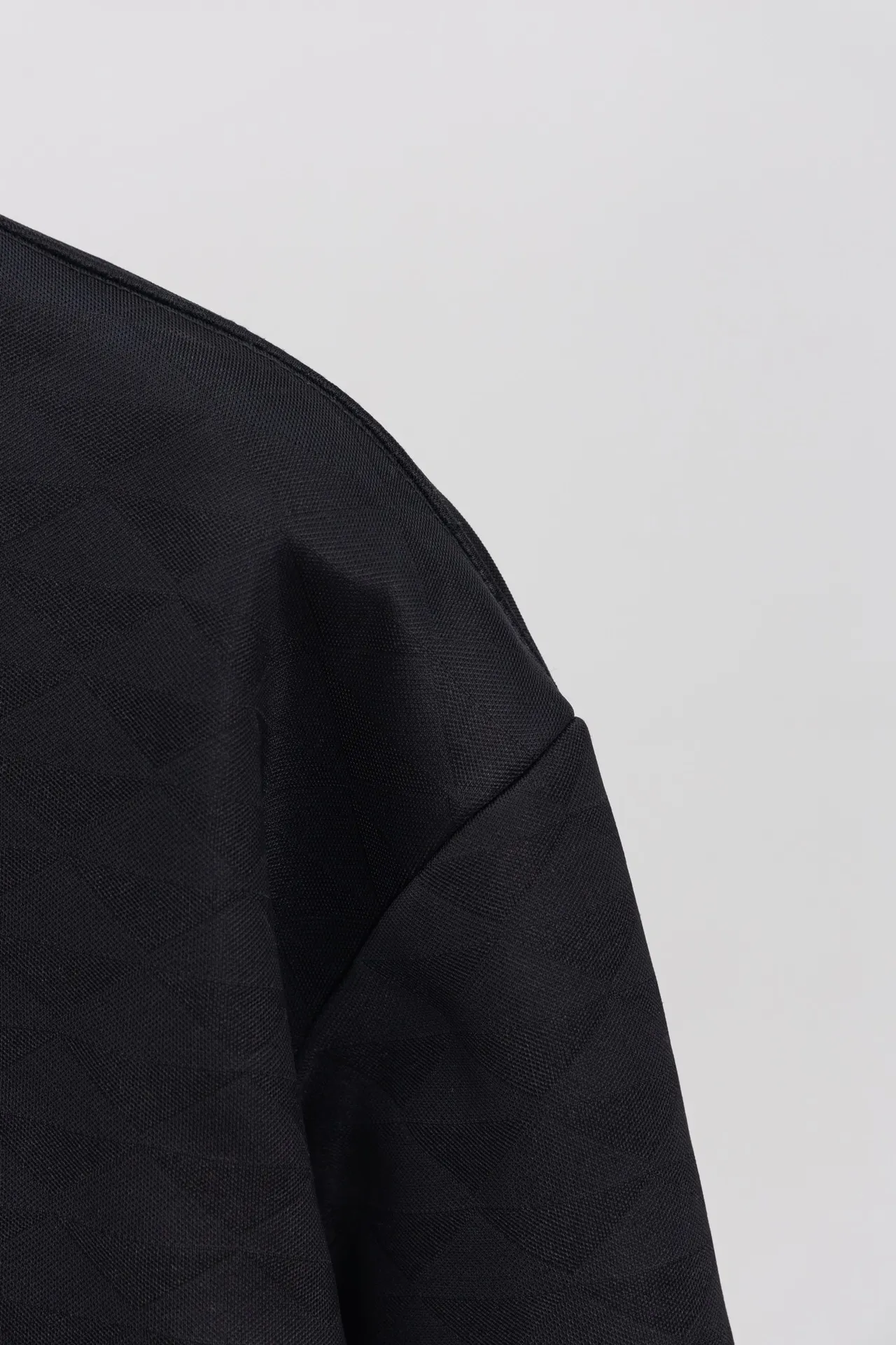 Triangle Jacquard Crew-Neck Sweatshirt D20021194 — view 5