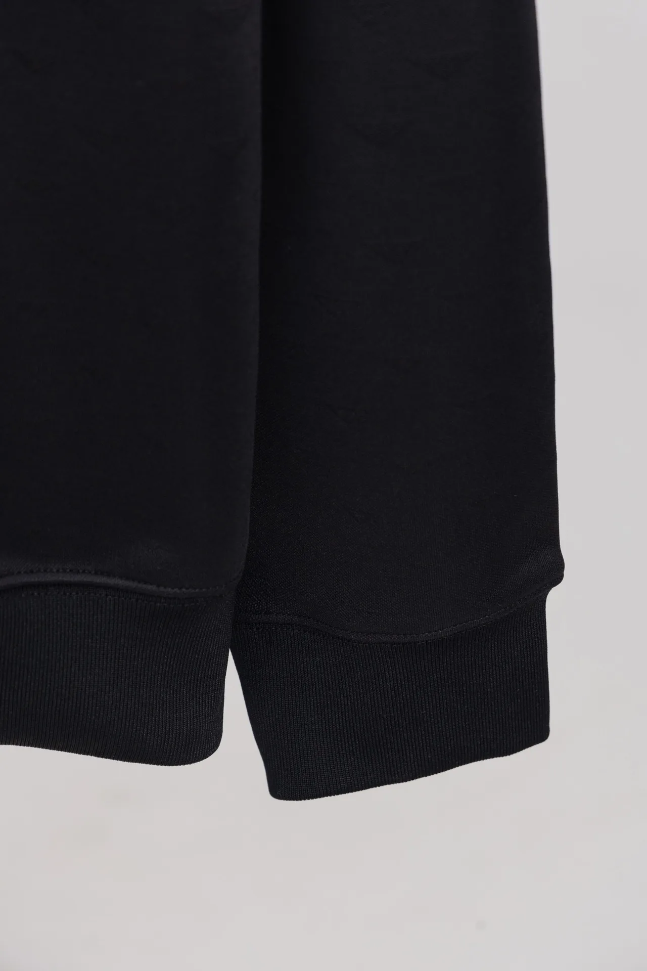 Triangle Jacquard Crew-Neck Sweatshirt D20021194 — view 6