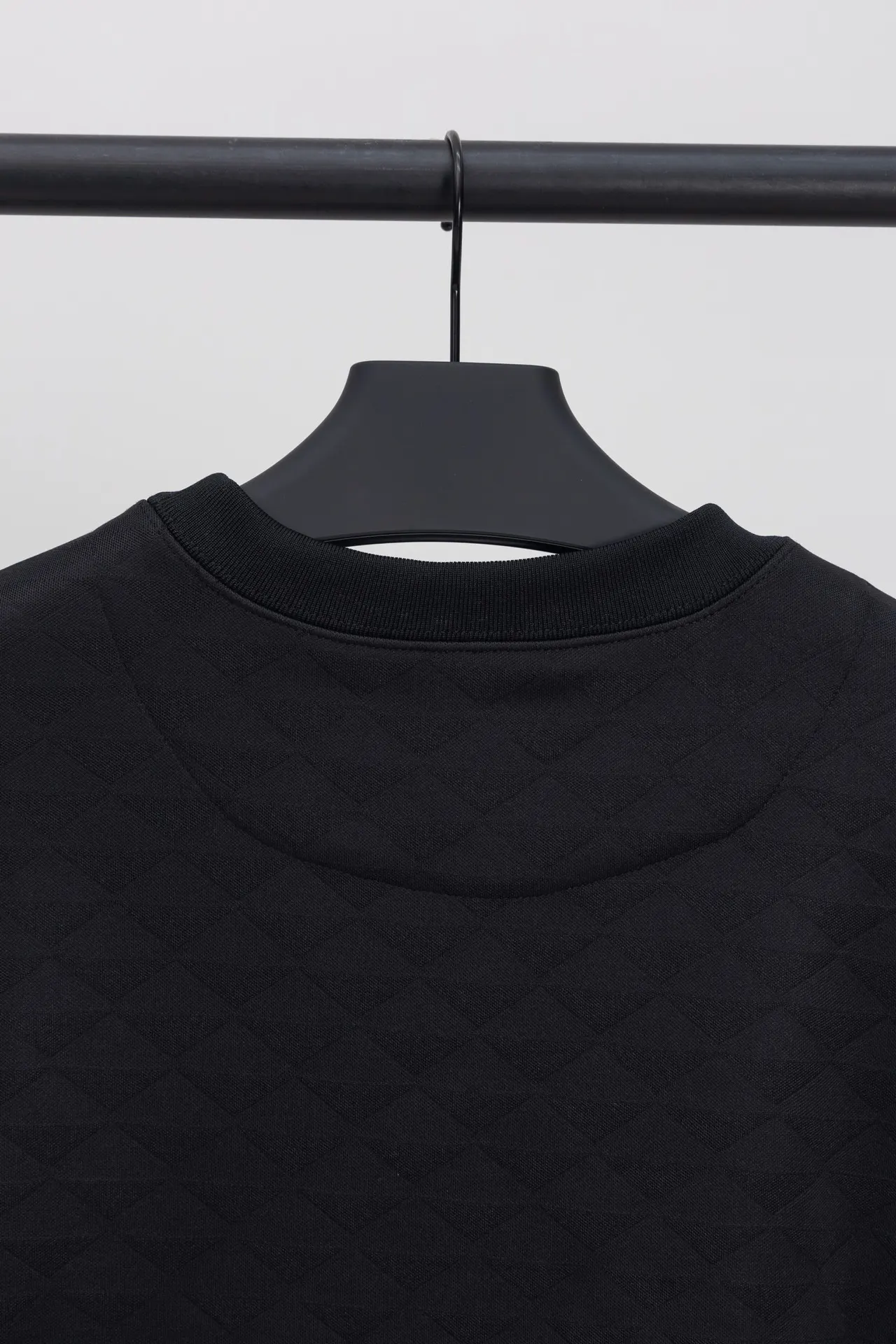 Triangle Jacquard Crew-Neck Sweatshirt D20021194 — view 9