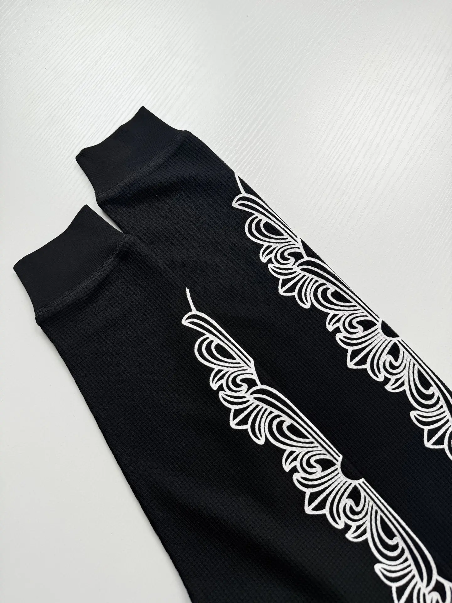 Horseshoe Logo Waffle-Knit Long-Sleeve T-Shirt D20523920 — view 9