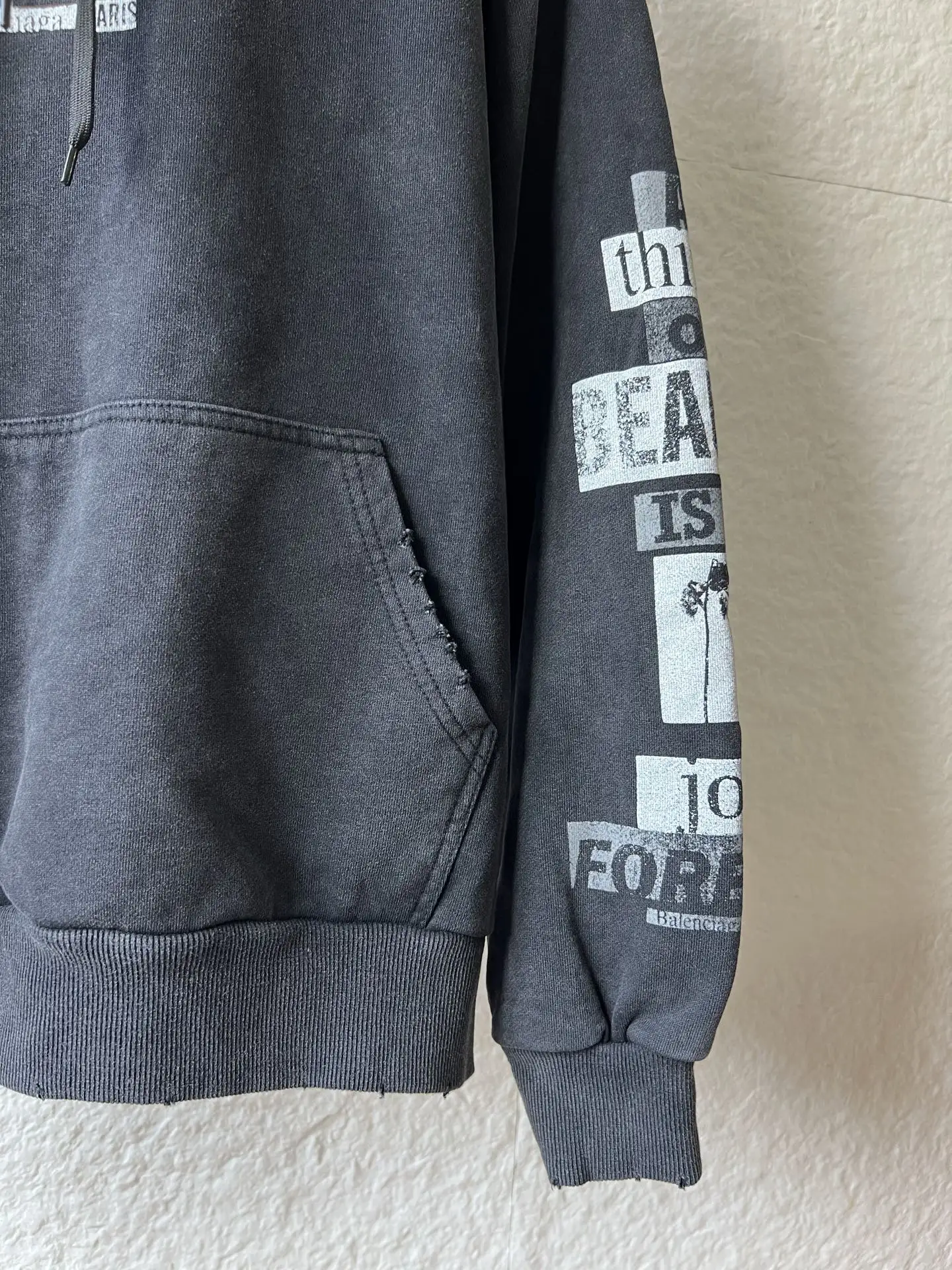 Distressed Graphic Print Oversized Hoodie D21022855 — view 4