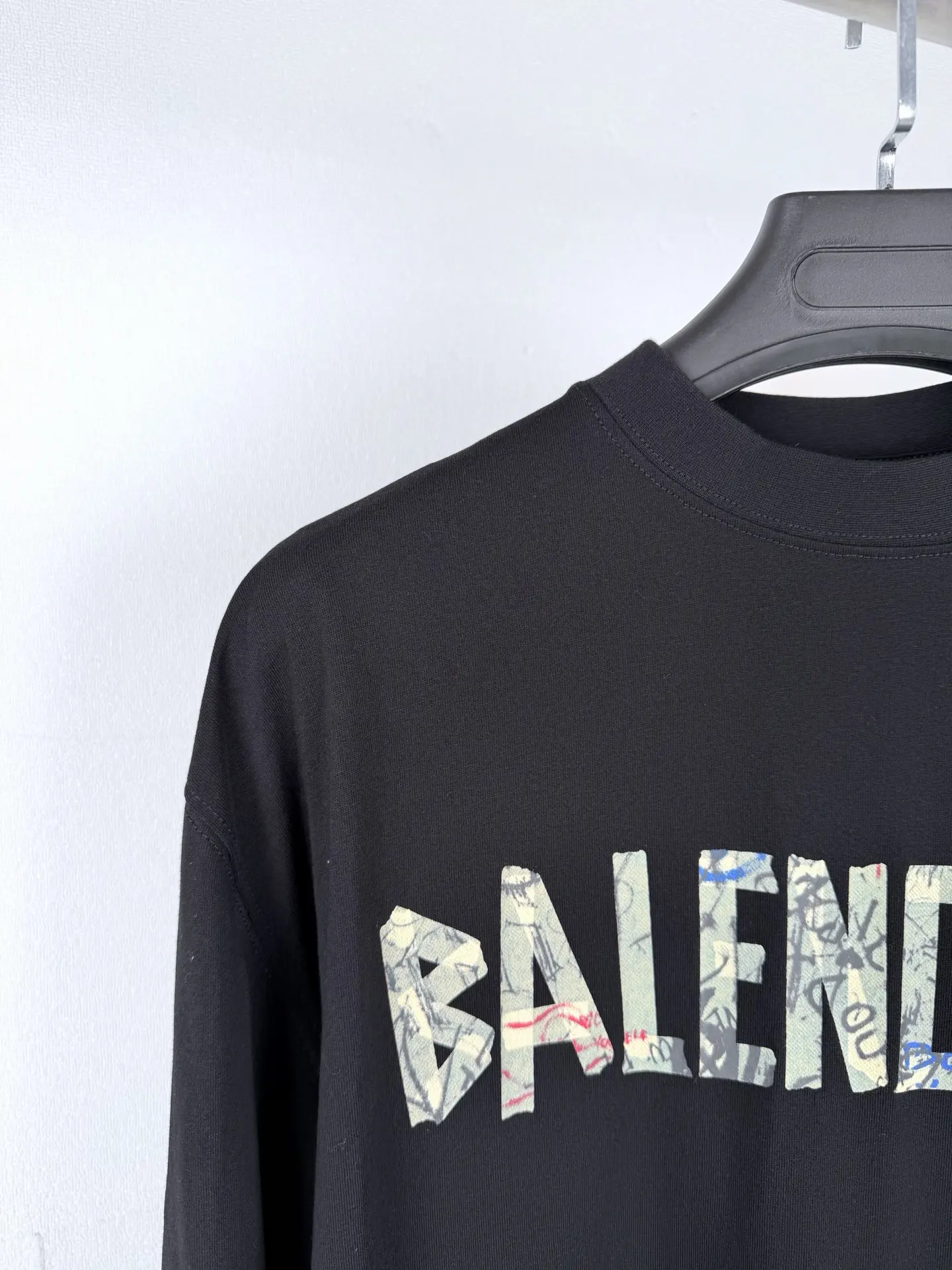 Tape Type Logo Long-Sleeve T-Shirt D21022858 — view 6