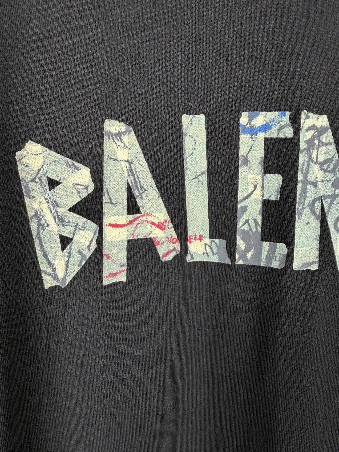 Tape Type Logo Long-Sleeve T-Shirt D21022858 — view 8
