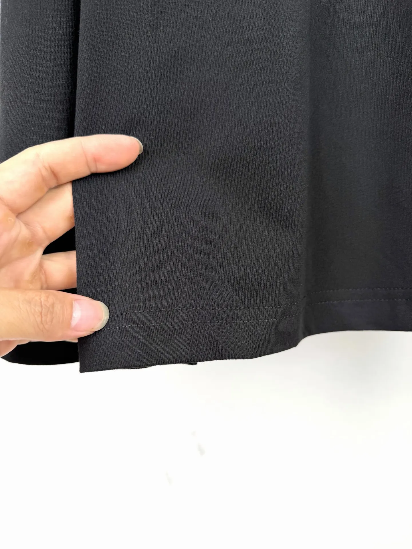 Tape Type Logo Long-Sleeve T-Shirt D21022858 — view 10