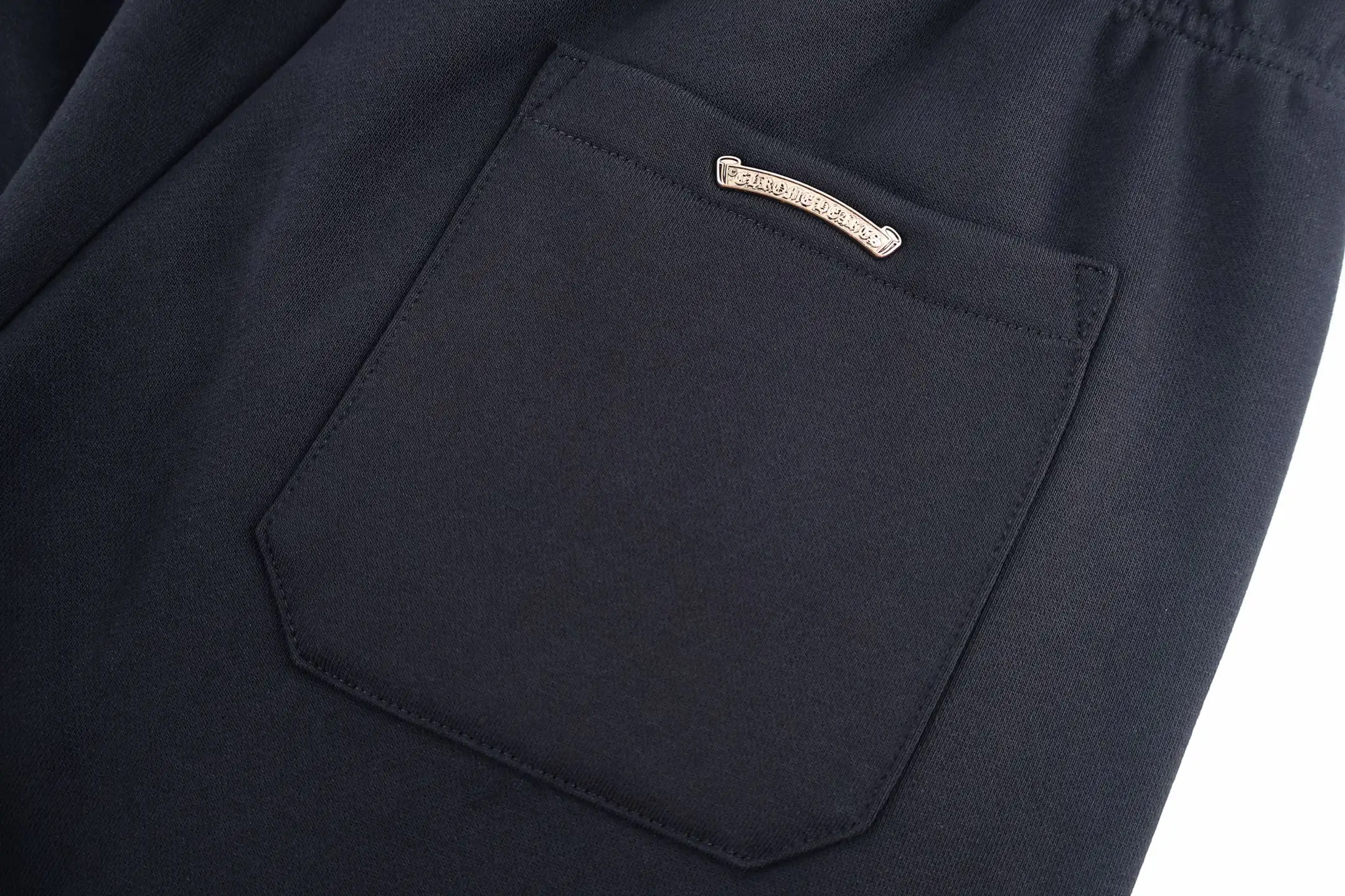 Leather Cross Patch Cotton Shorts D21021154 — view 5