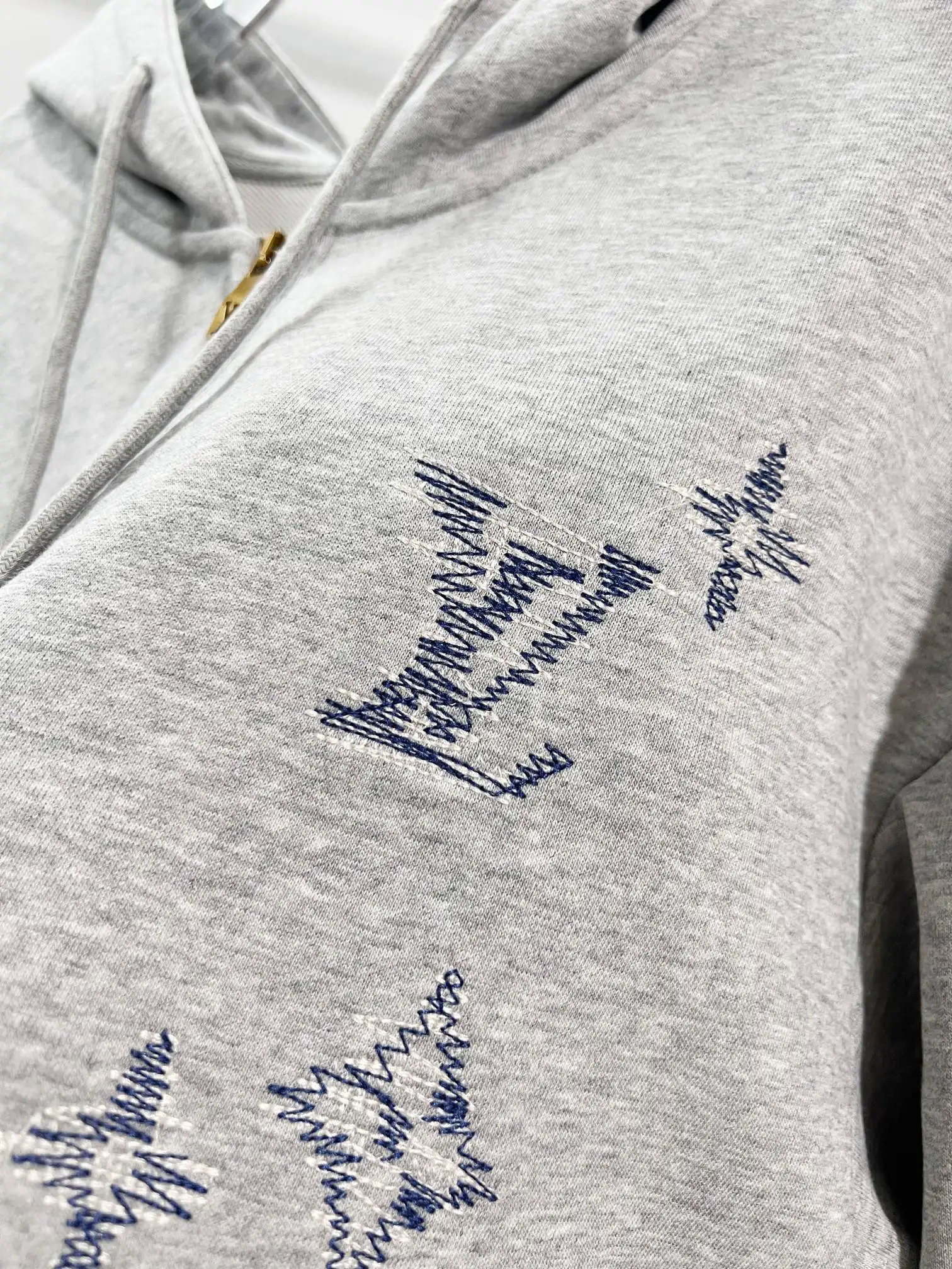 Embroidered Logo Zip-Up Hoodie D21024153 — view 4