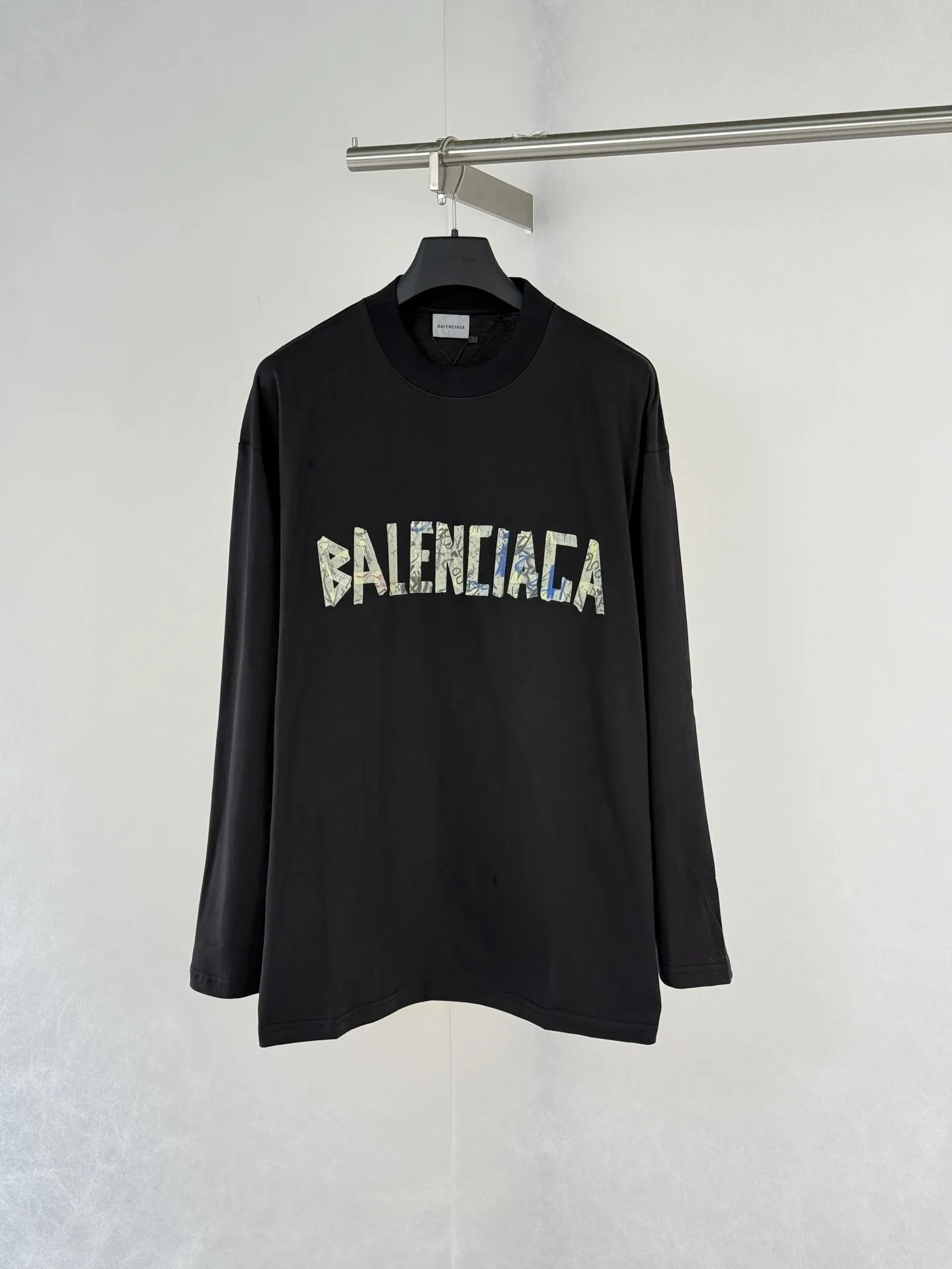 Graffiti Collage Logo Long-Sleeve T-Shirt D21521223