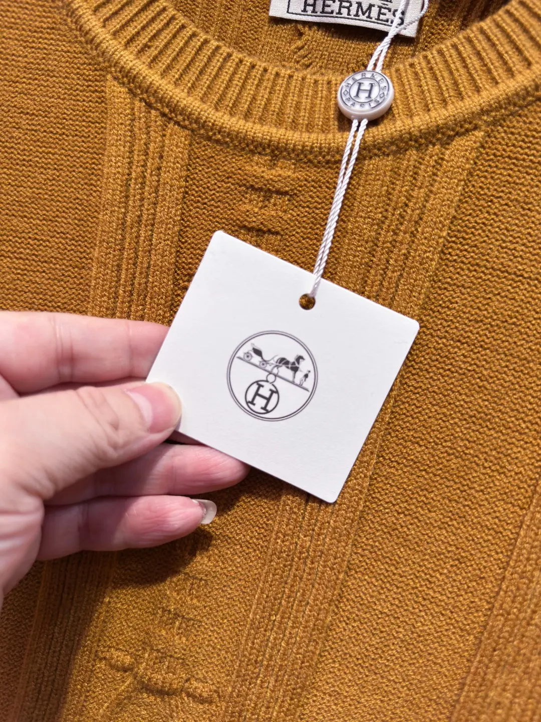 Embroidered Logo Wool-Cashmere Blend Sweater D21523324 — view 11