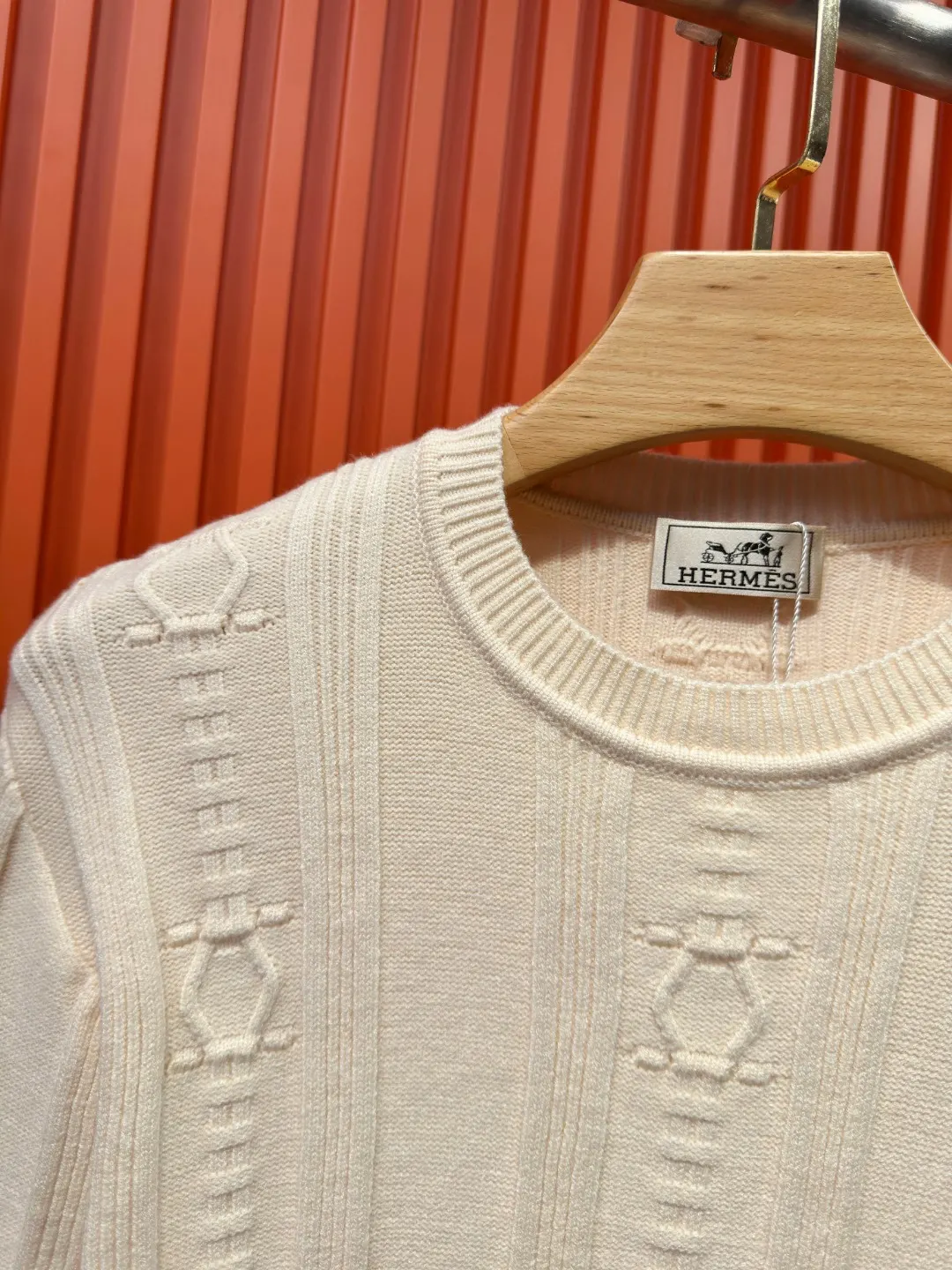Embroidered Logo Wool-Cashmere Crew-Neck Sweater D21523326 — view 7
