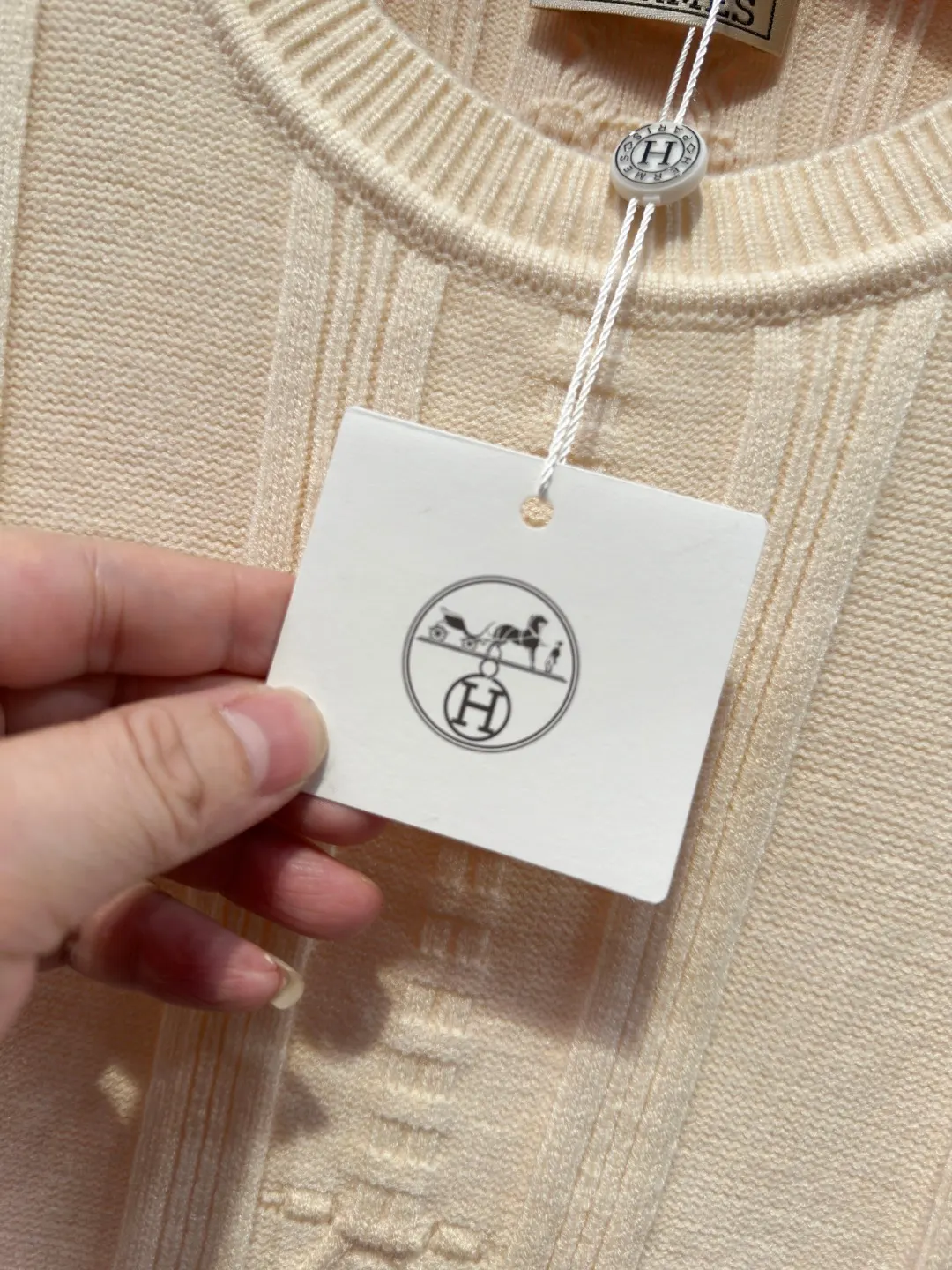 Embroidered Logo Wool-Cashmere Crew-Neck Sweater D21523326 — view 11