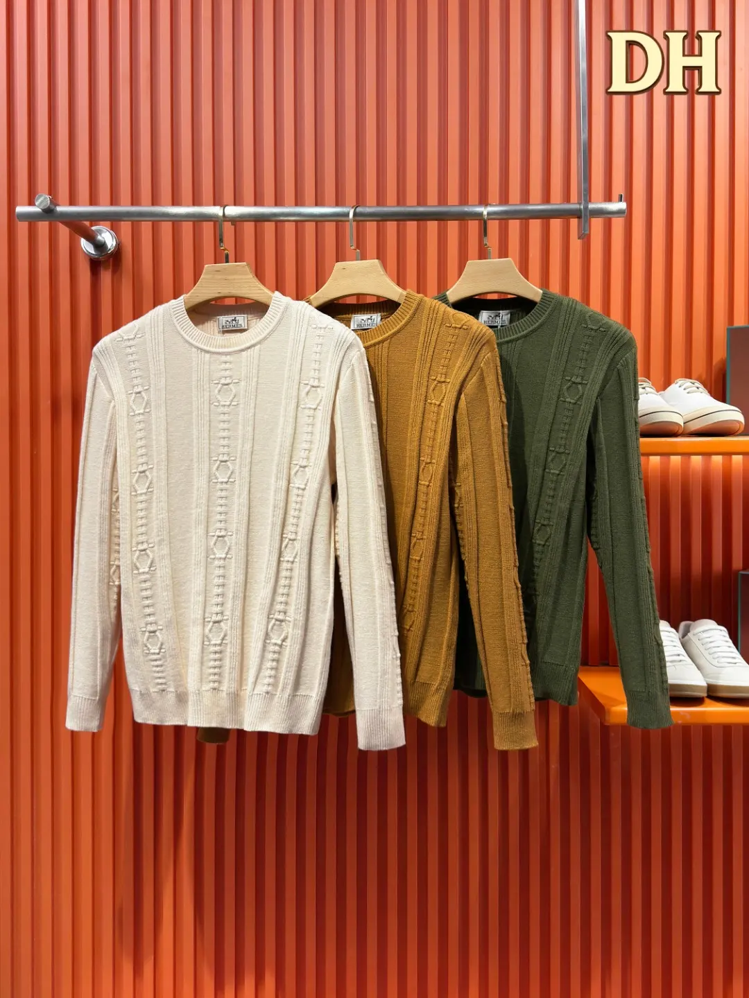 Logo-Embroidered Wool and Cashmere-Blend Sweater D21523325 — view 3
