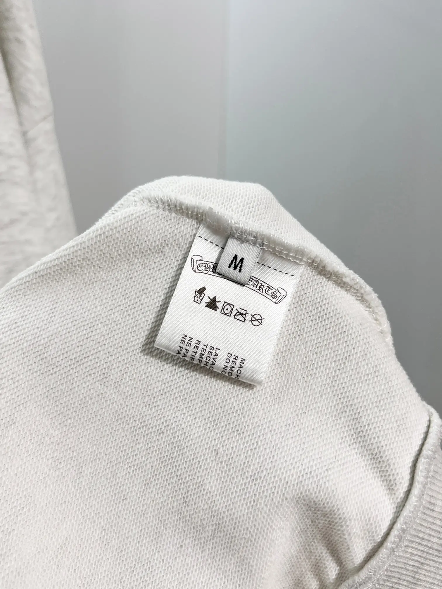 Embroidered Cross Logo Distressed Hoodie D22024141 — view 9