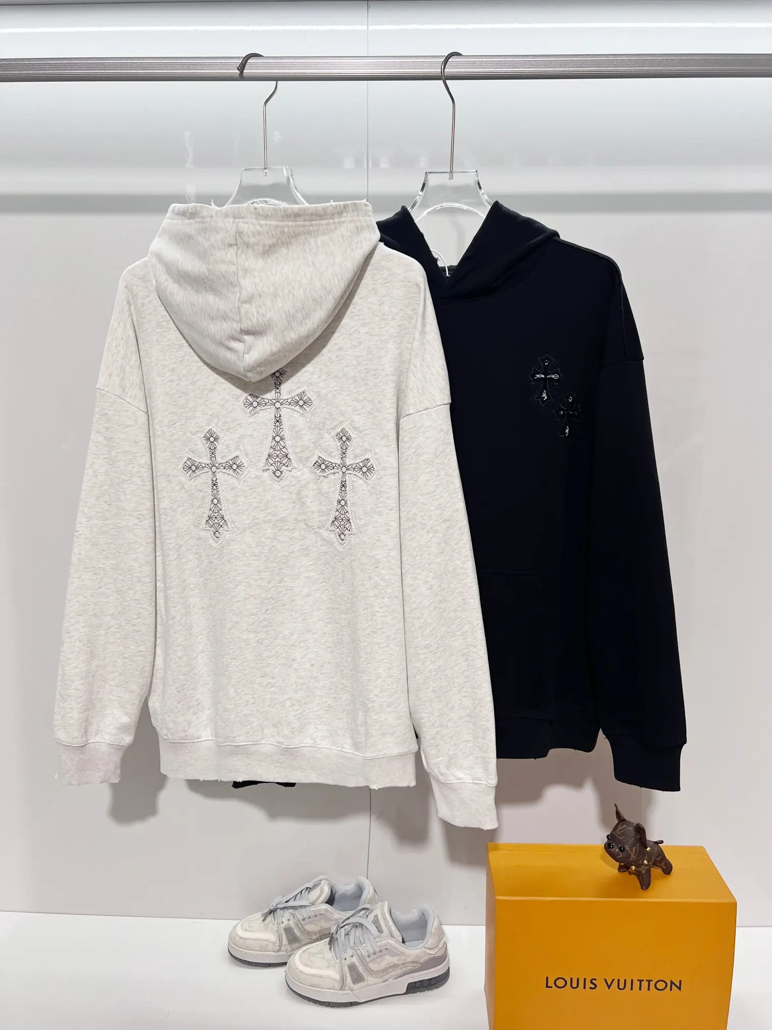Cross Embroidered Distressed Hoodie D22024140 — view 11