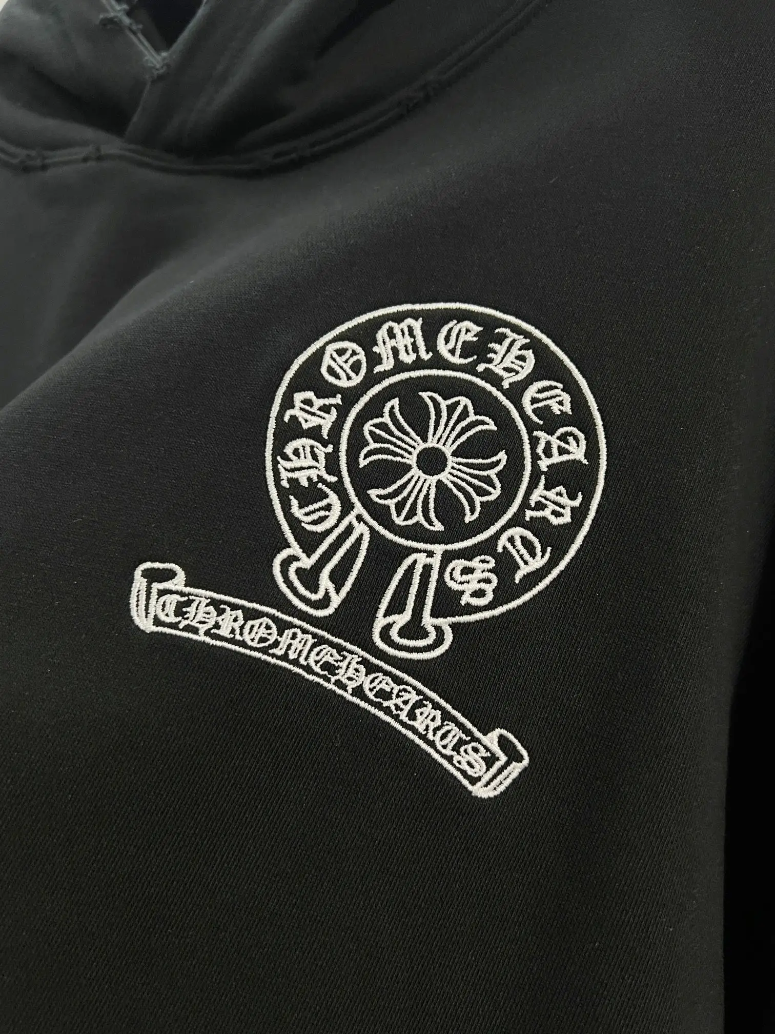 Logo Embroidery Distressed Cotton Hoodie D22024144 — view 4