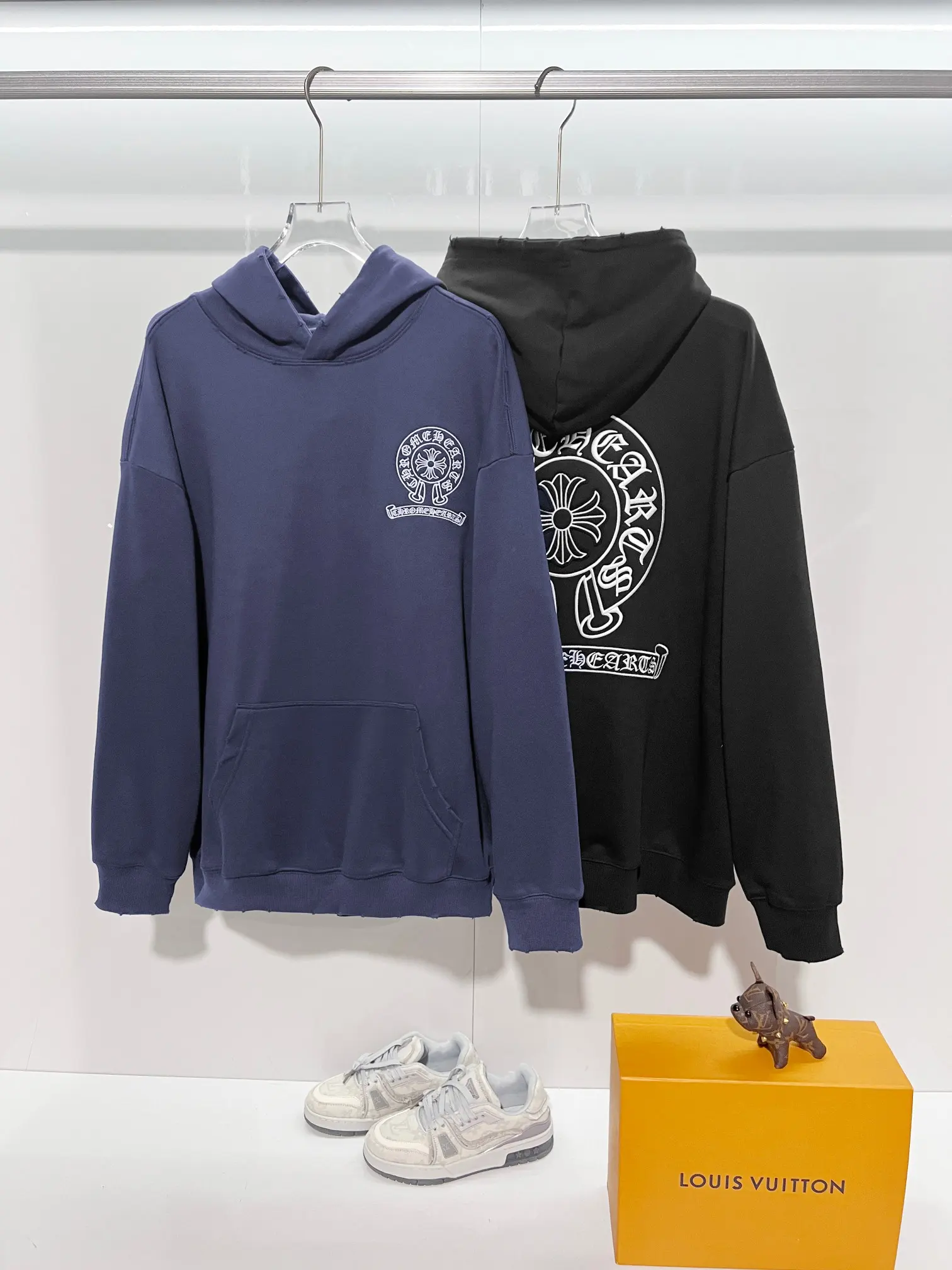 Logo Embroidery Distressed Cotton Hoodie D22024144 — view 10