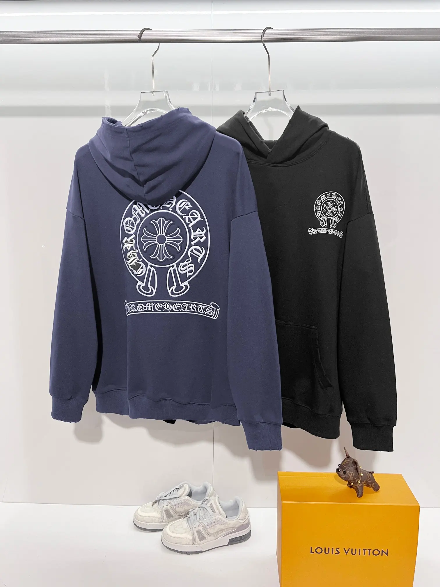 Logo Embroidery Distressed Cotton Hoodie D22024144 — view 11