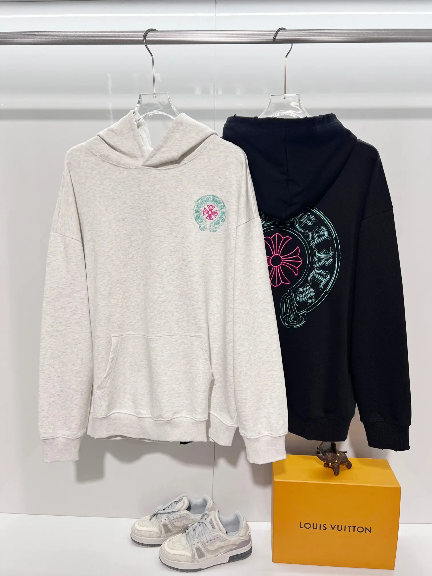 Logo Embroidery Distressed Cotton Hoodie D22024149 — view 10