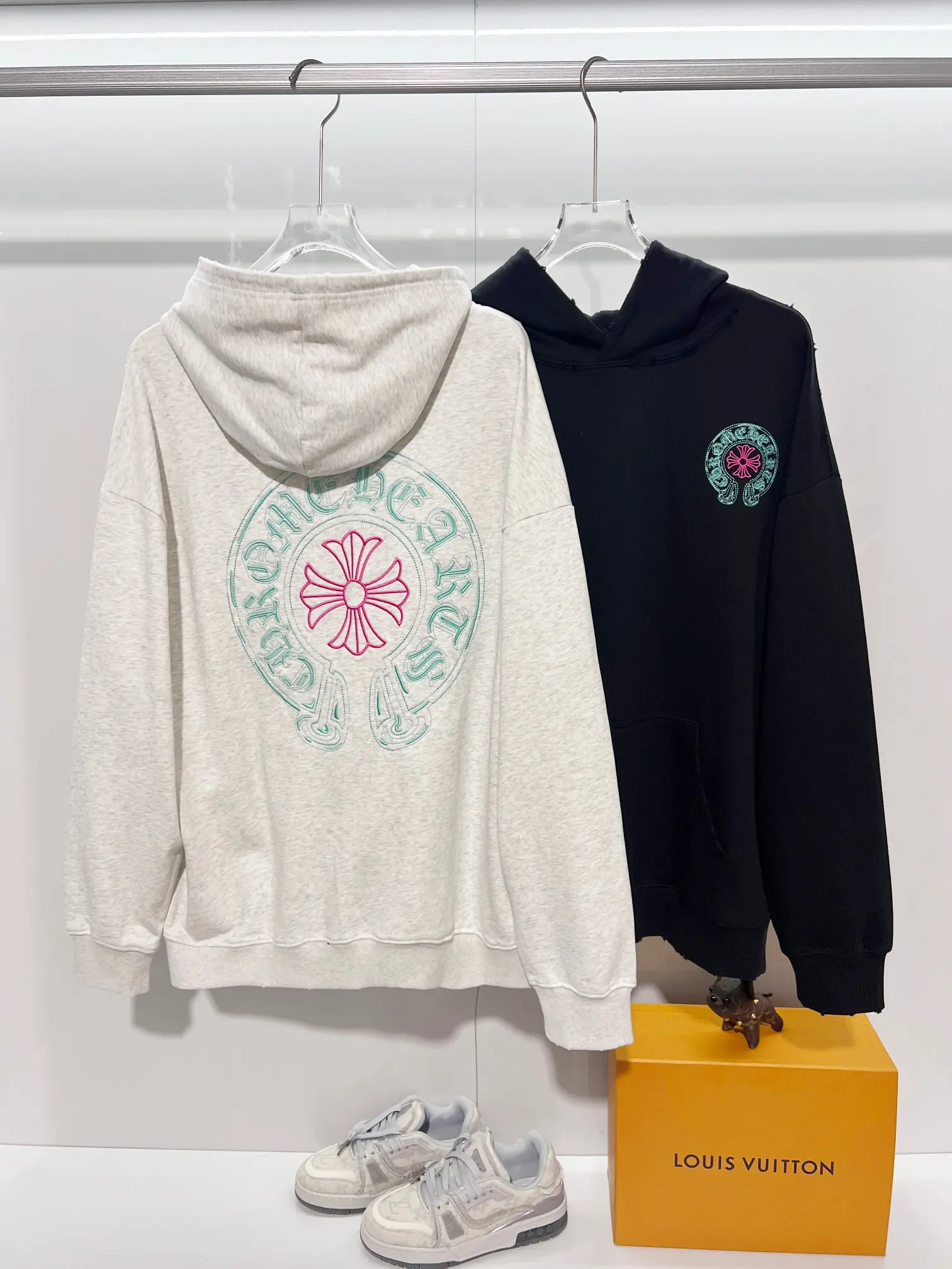 Logo Embroidery Distressed Cotton Hoodie D22024149 — view 11