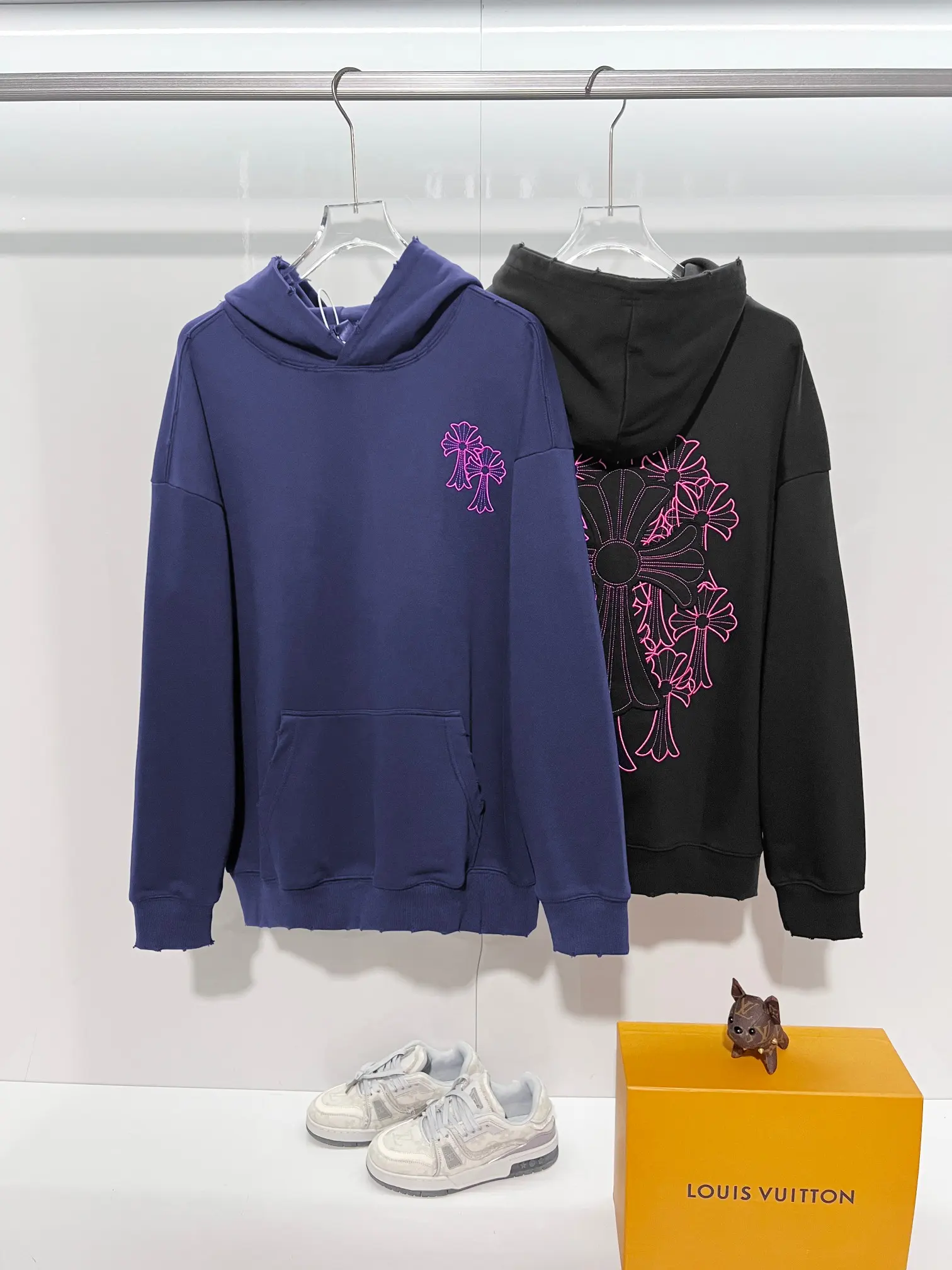 Cross Patch Distressed Cotton-Jersey Hoodie D22024151 — view 10