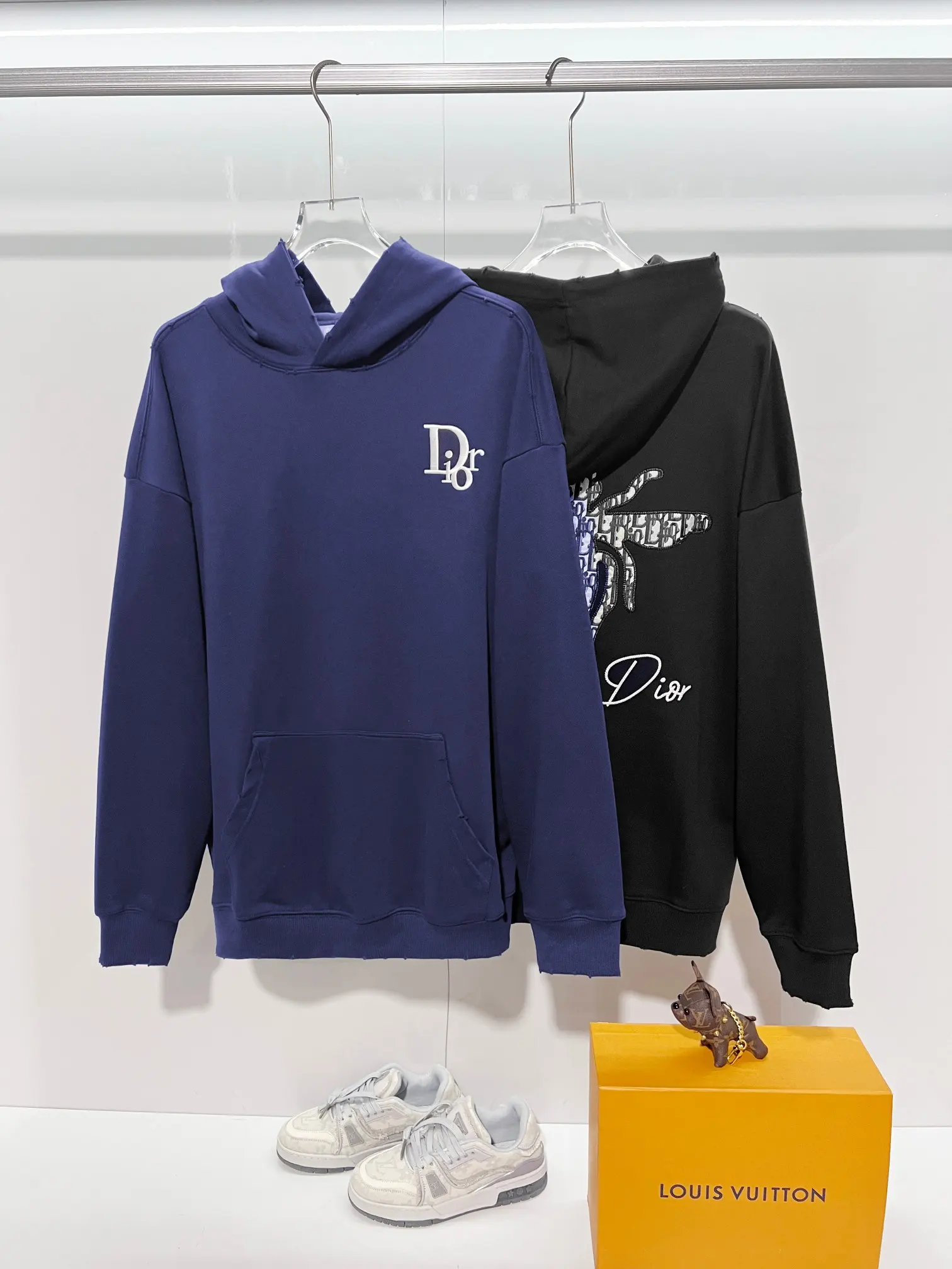 Logo Embroidery Distressed Cotton Hoodie D22024135 — view 10