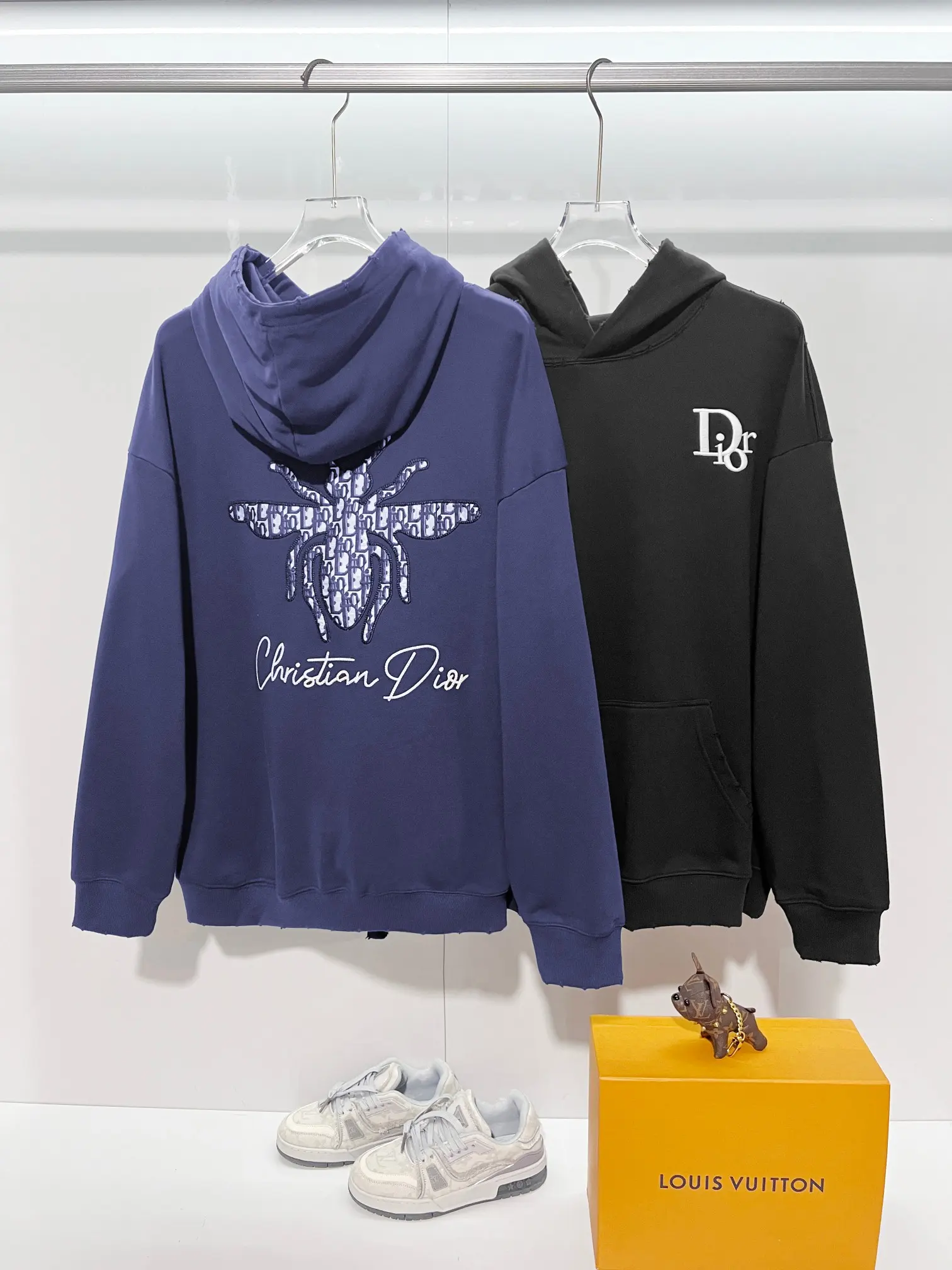 Logo Embroidery Distressed Cotton Hoodie D22024134 — view 11